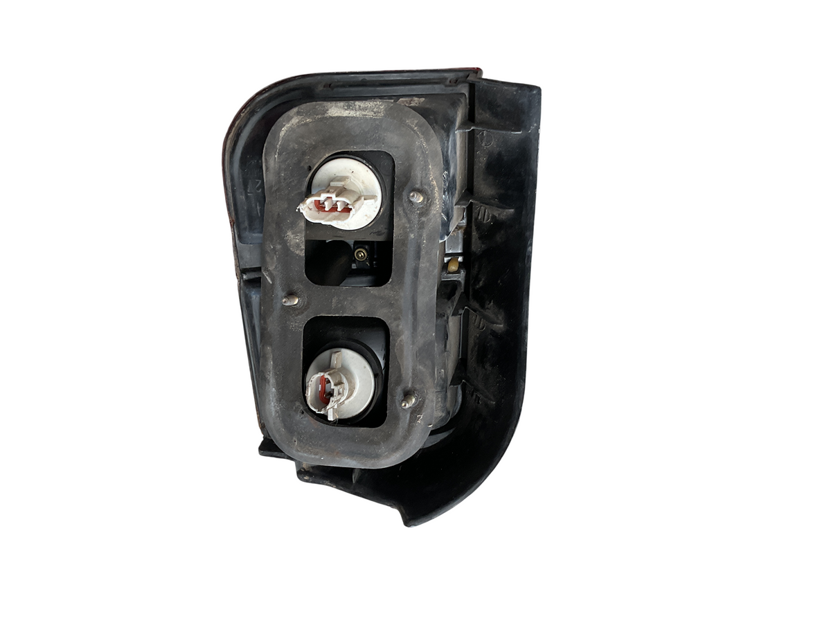 Piloto tra izq Mitsubishi Space Wagon 91-98 0431536L
