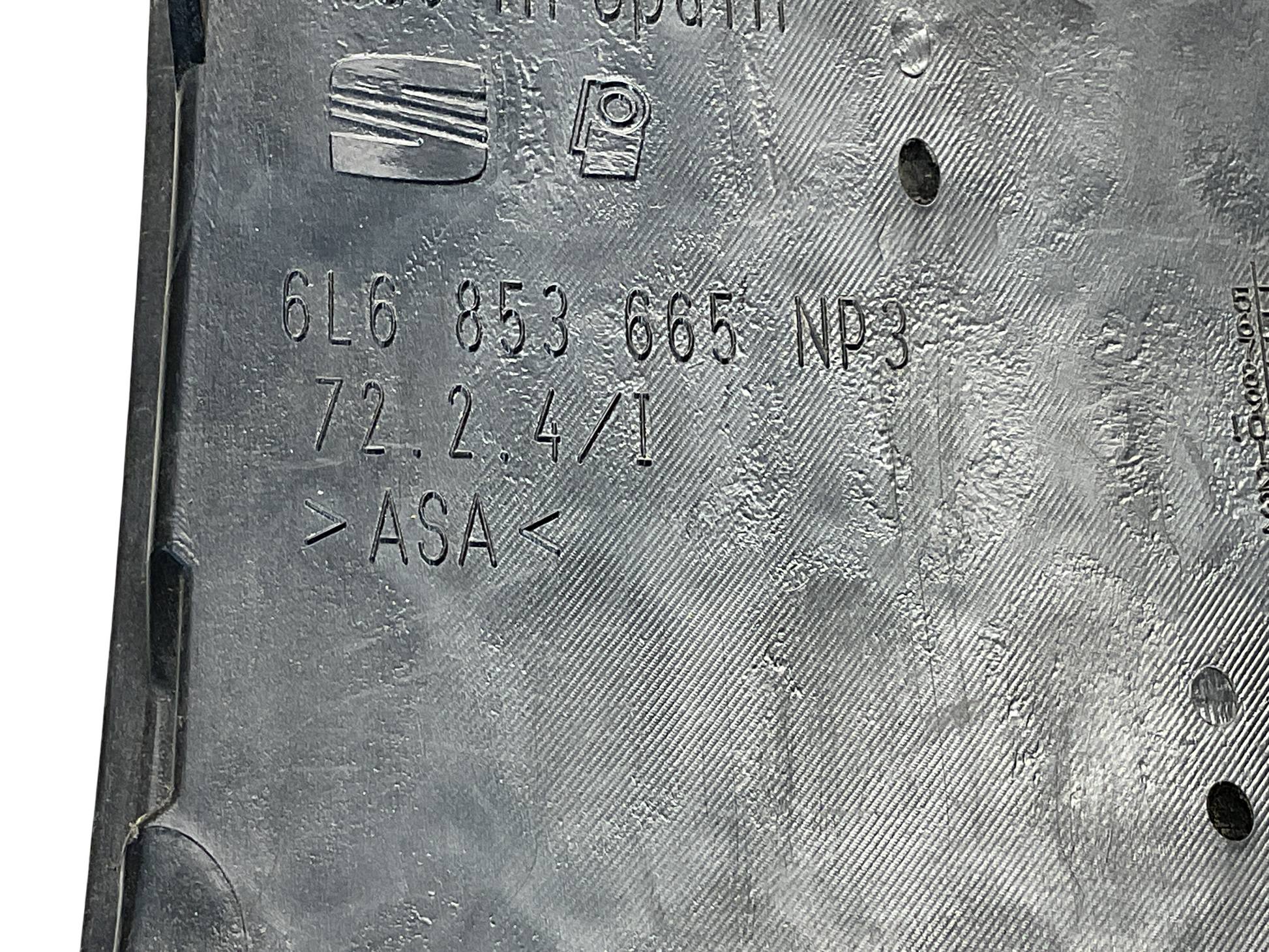 Rejilla del izq paragolpes SEAT Ibiza III 02-08