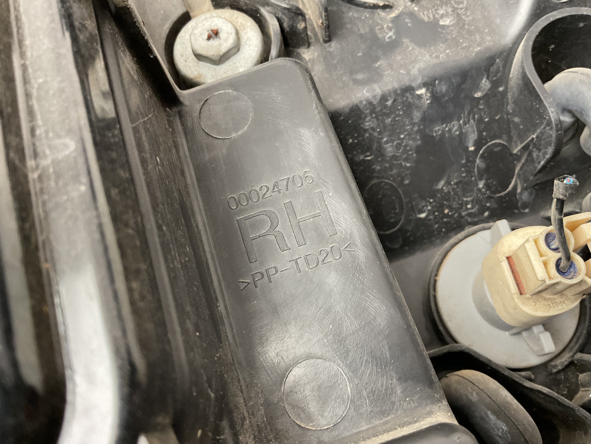 Faro del dcho Opel Antara L07 06-11