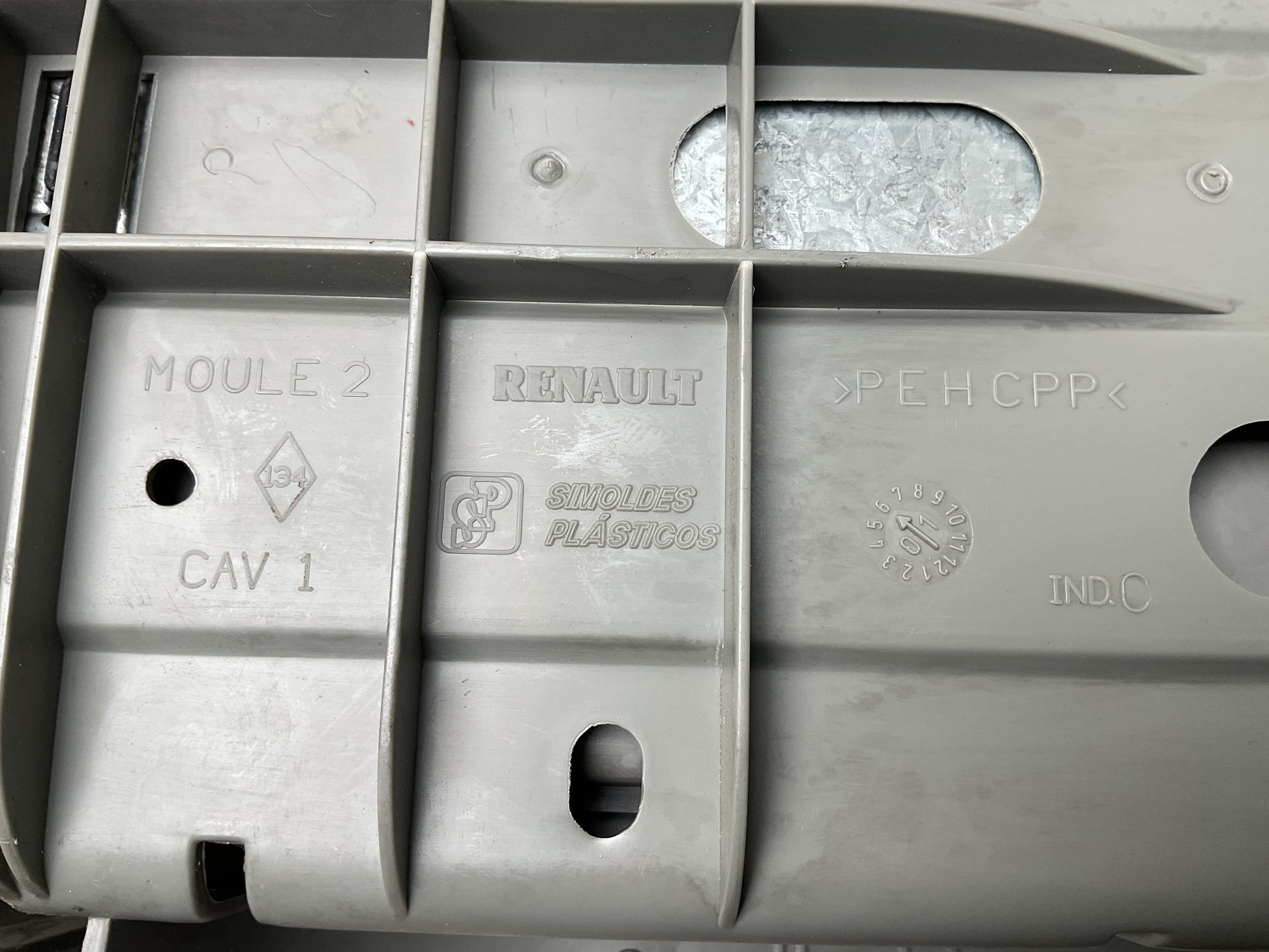 Guantera Renault Scenic 2000-2033 - 7700433009