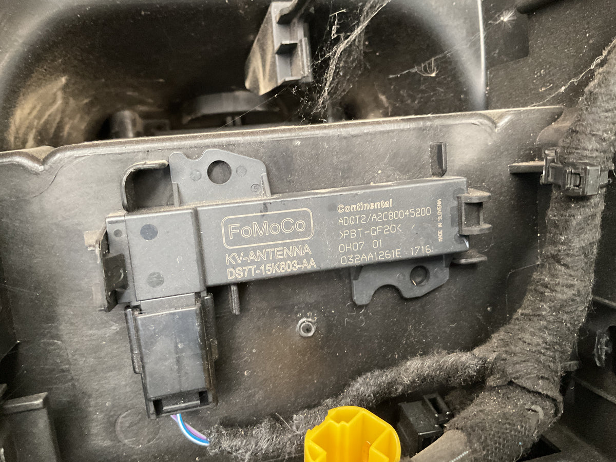 Consola Central Ford Focus 18-25 JX7BA045M62
