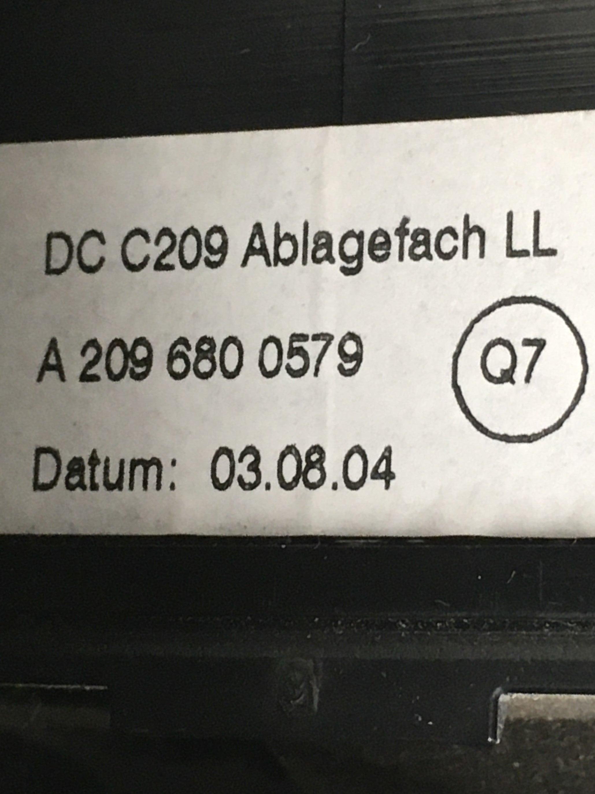 Guantera Mercedes C209 - AutoRR A2096800191