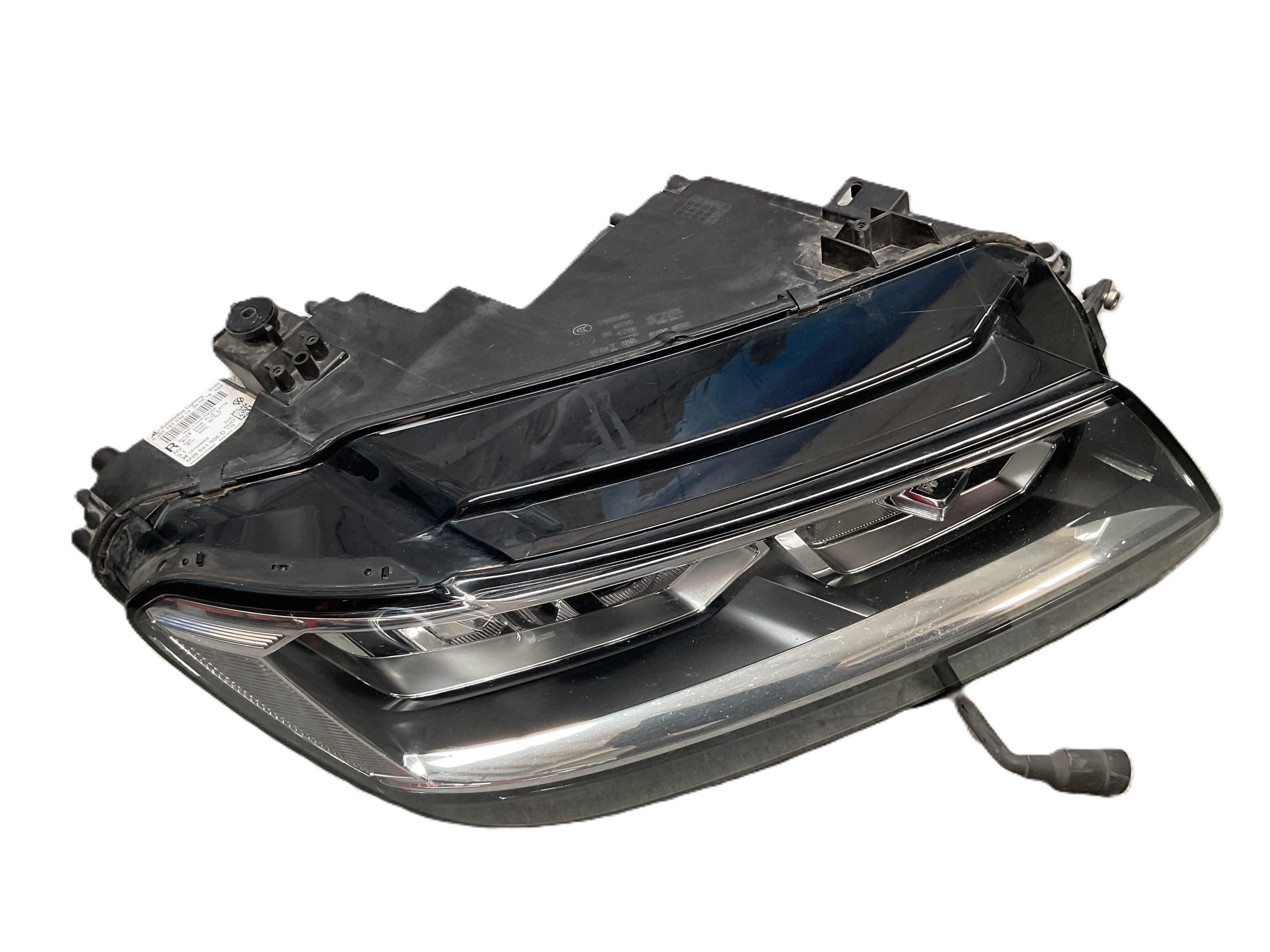 Faro del dcho VW Tiguan 2 16-25