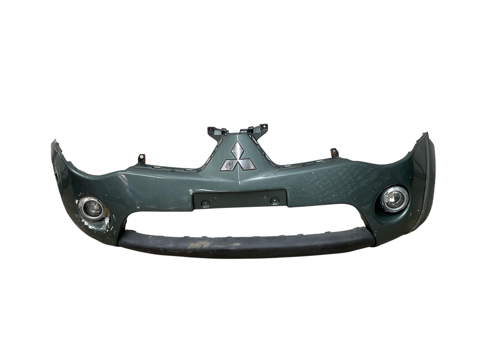 Paragolpes del Mitsubishi L200 05-15