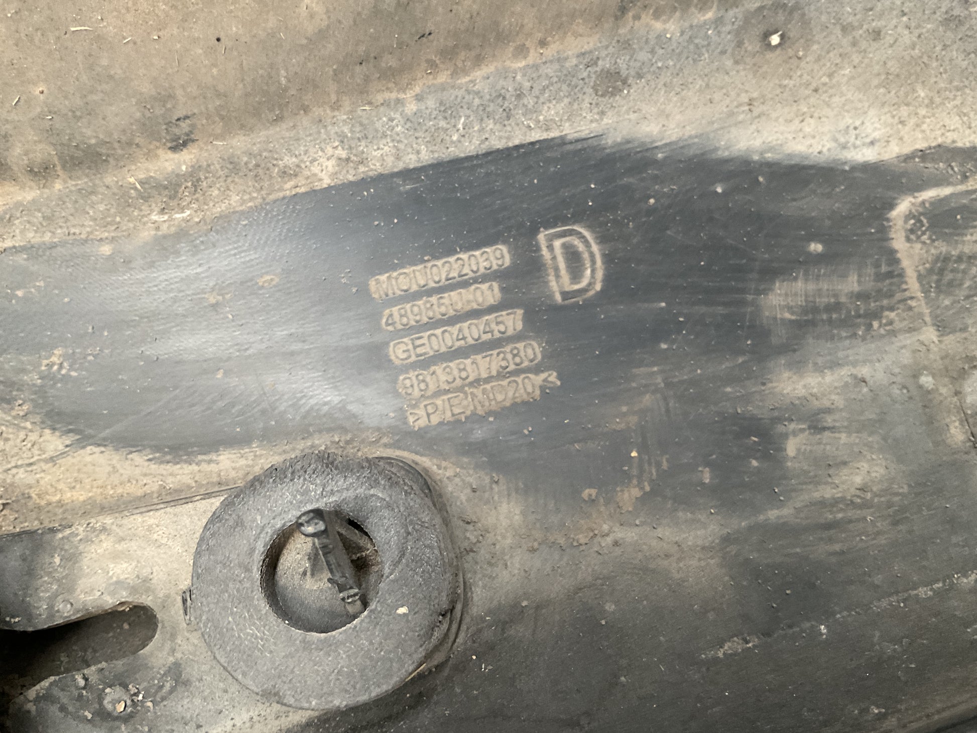 Faldon dcho Citroen C3 2016-2024 - 9813817380