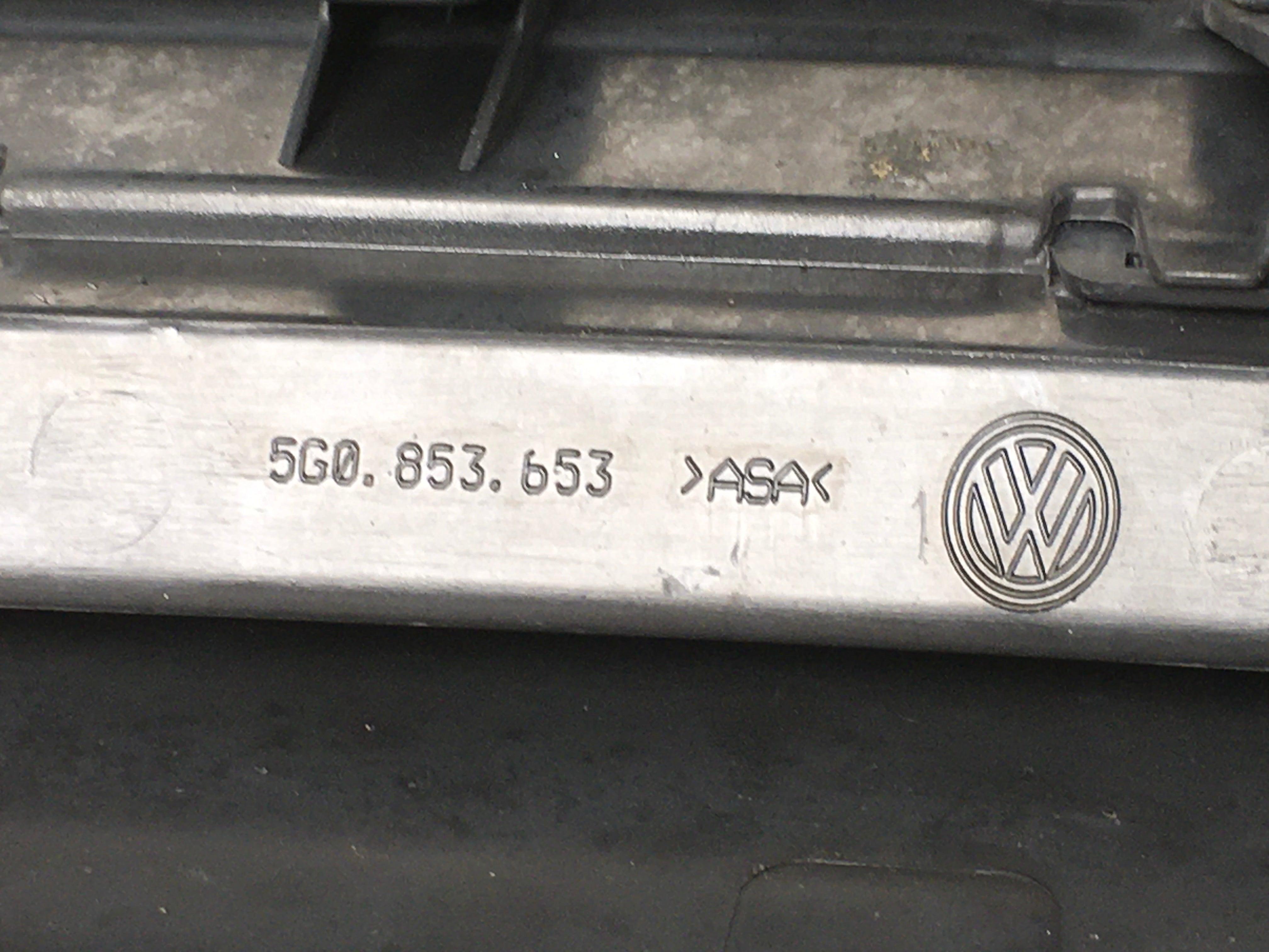 Rejilla delantera VW Golf VII 5G0853653 - AutoRR 5G0853653