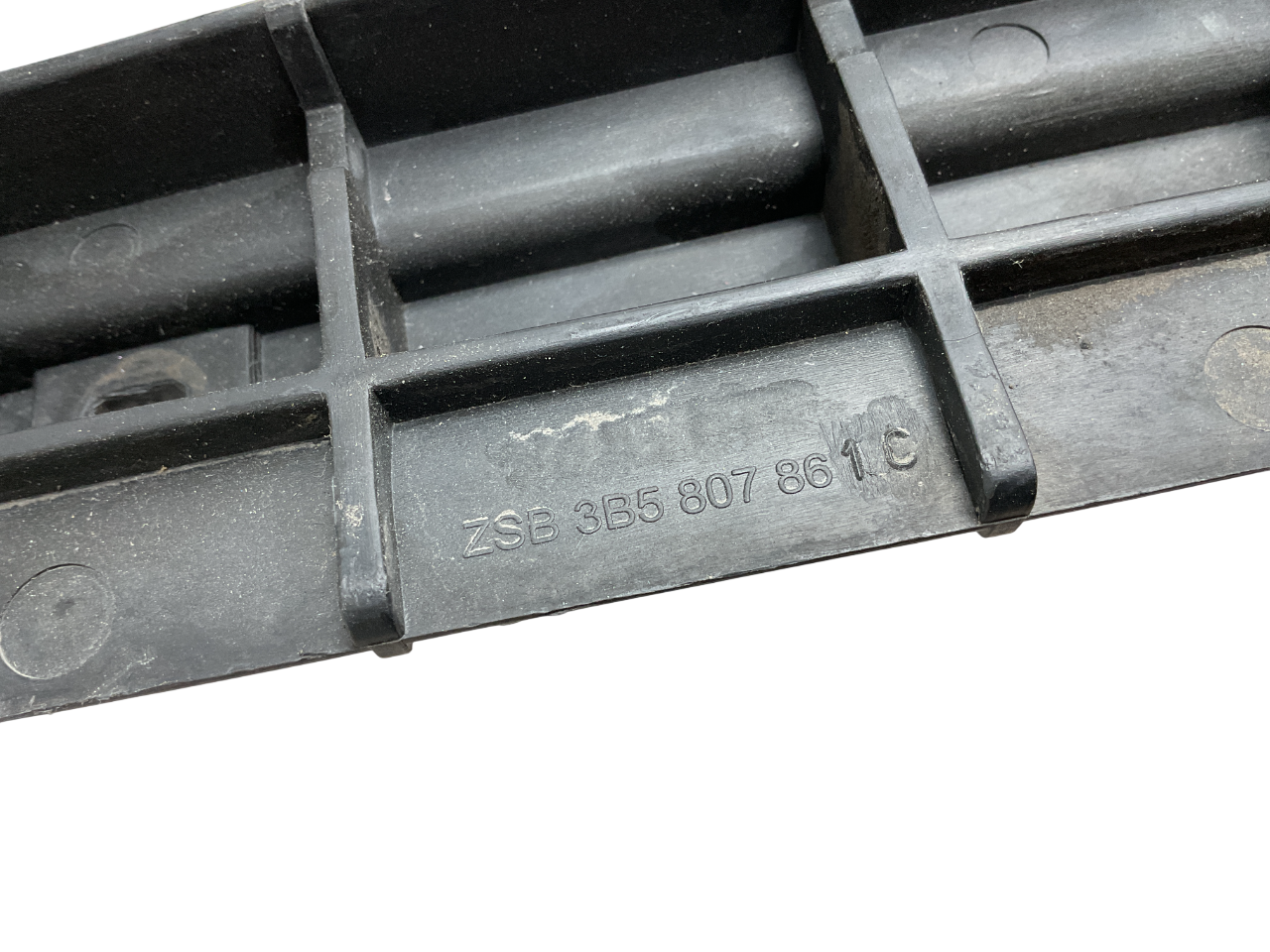 Soporte Paragolpes trasero VW Passat 96-05 - 3B5807861C