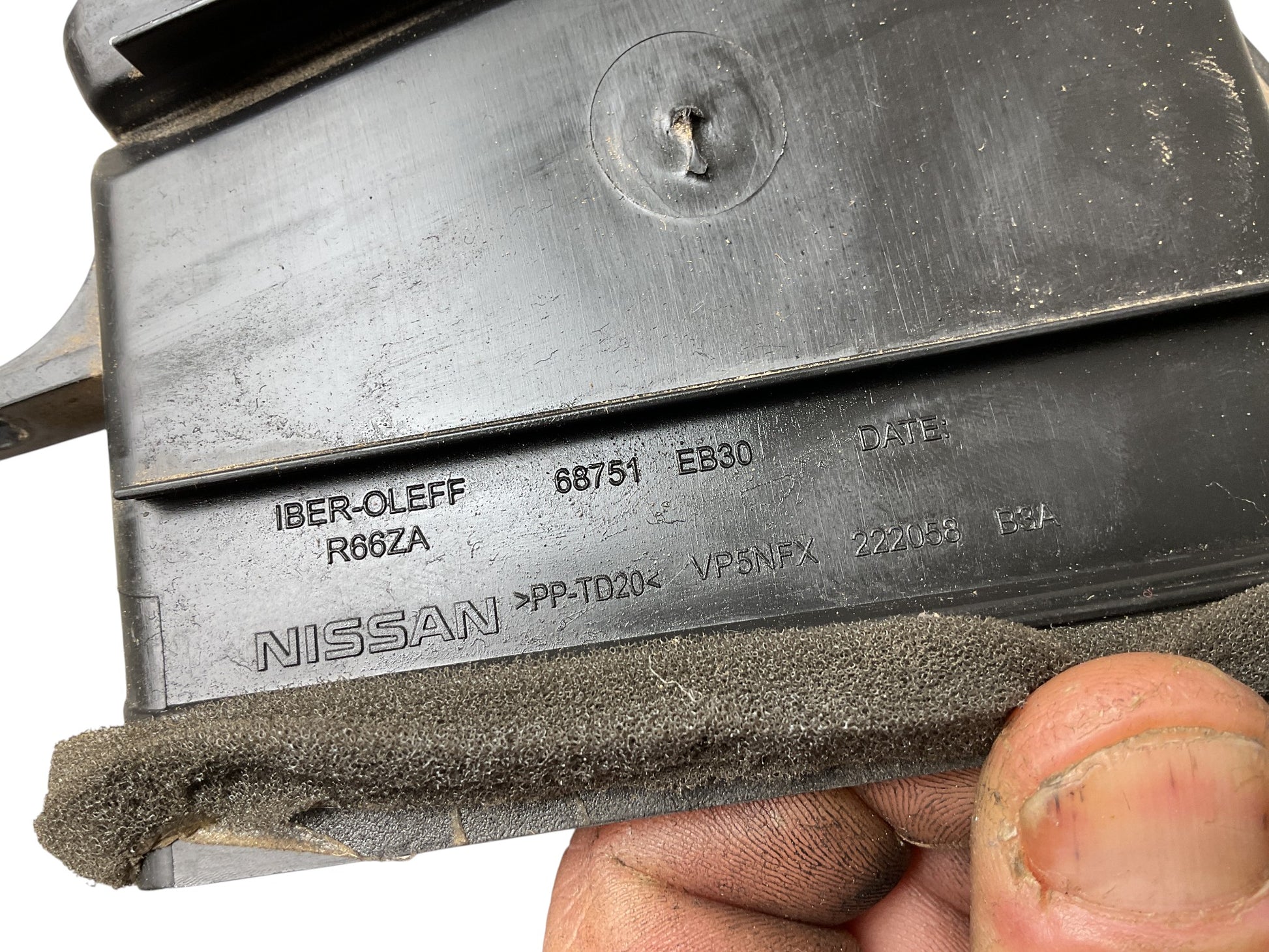 Rejilla aireadora dcha Nissan 68751EB30 - 68751EB30