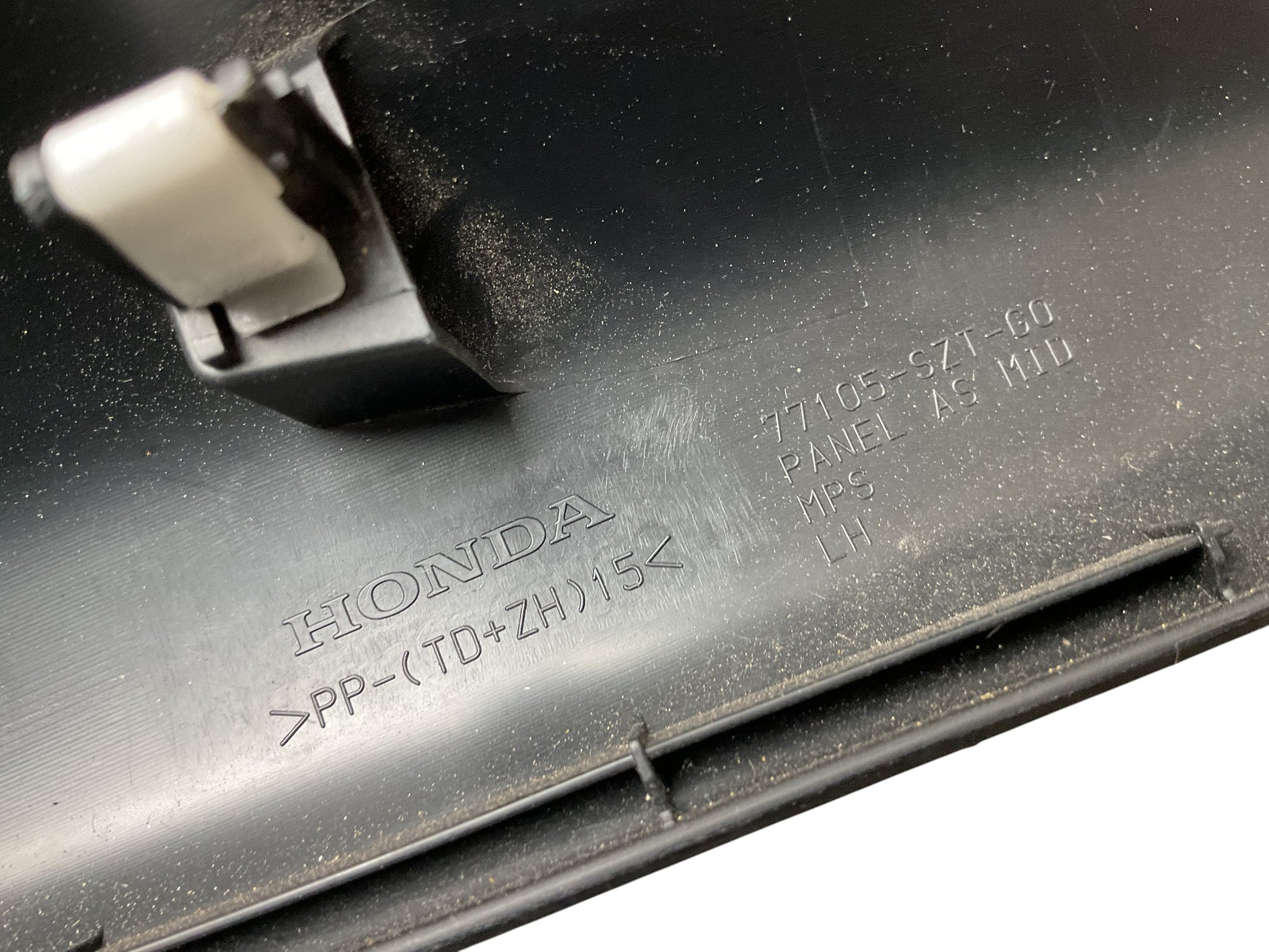 Panel embellecimiento tablero lateral Honda 77105SZTG0 - 77105SZTG0