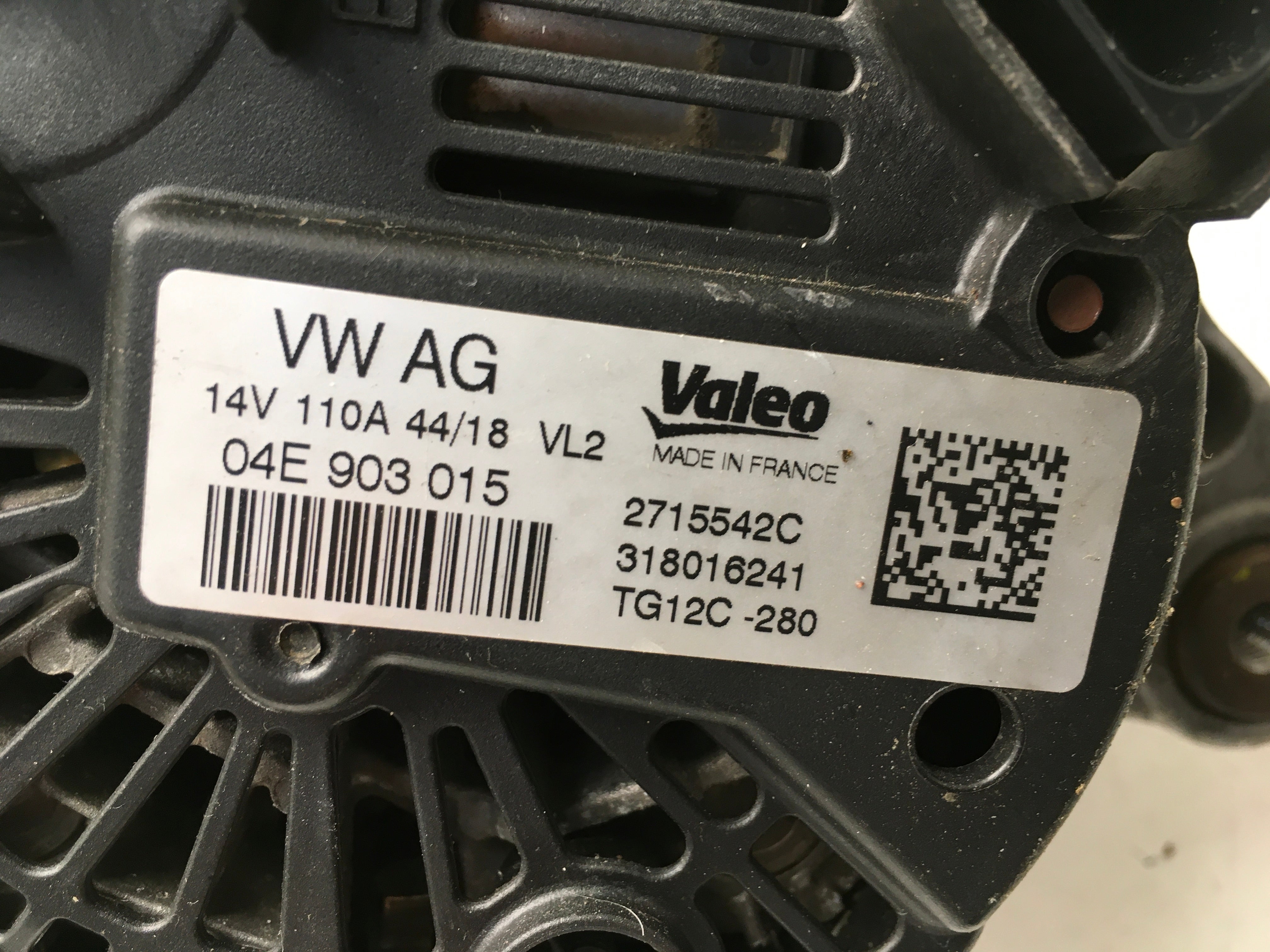 Alternador VW 04E903015