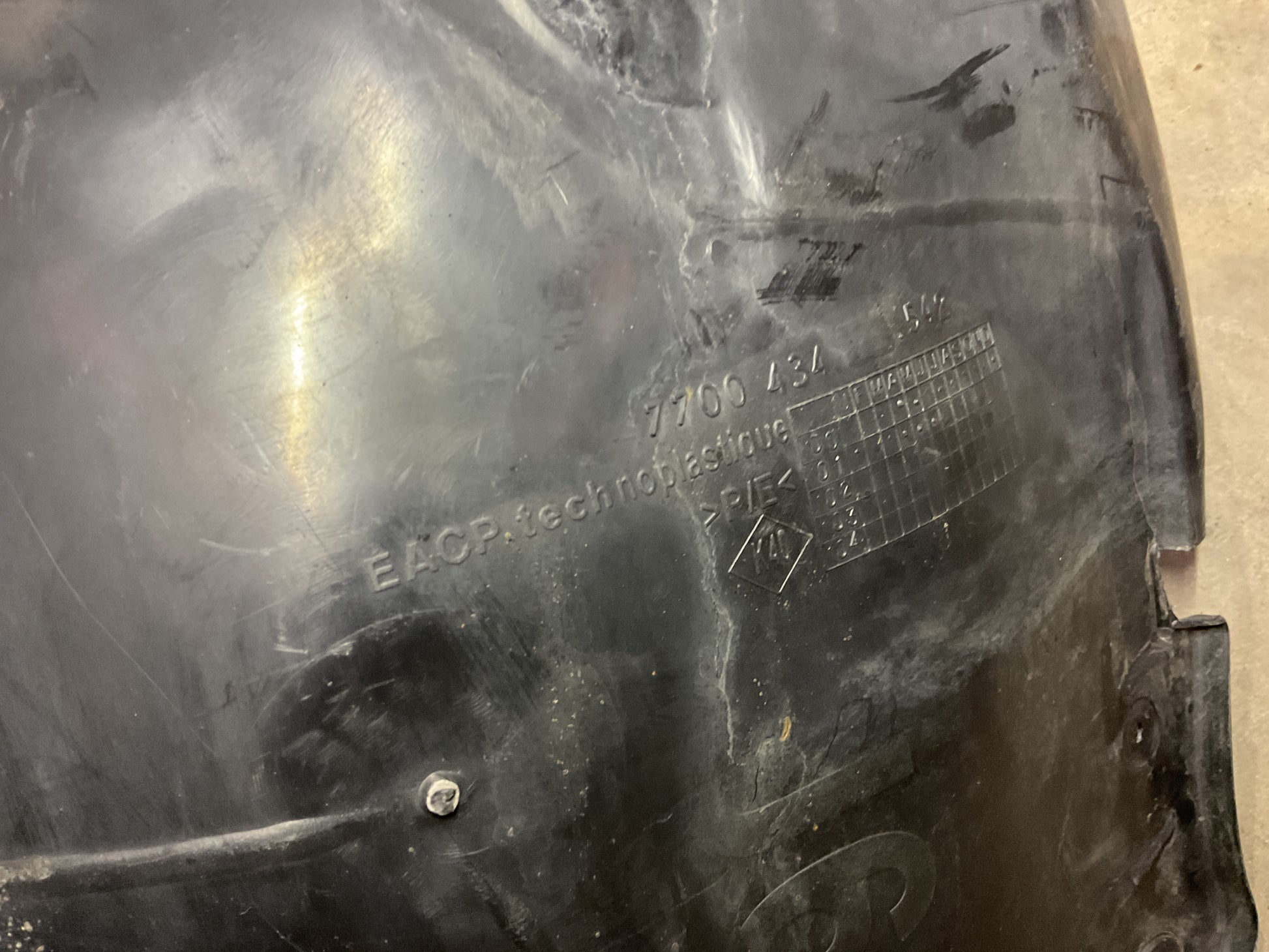 Paso Rueda del dcho Scenic 00-04 - 7700434542