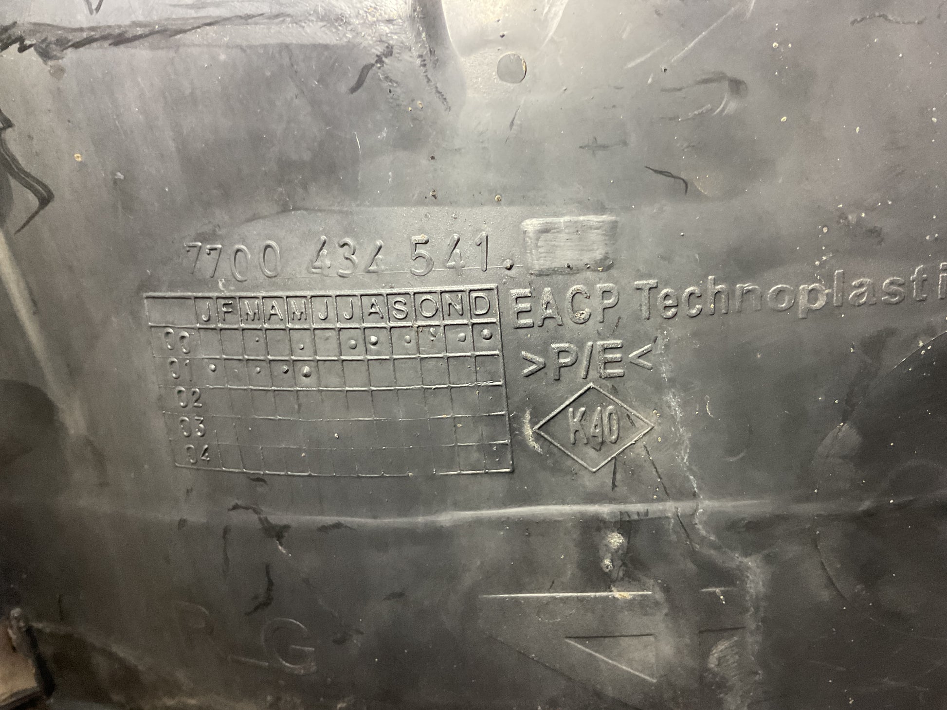 Paso rueda del izq Scenic 00-04 - 7700434541