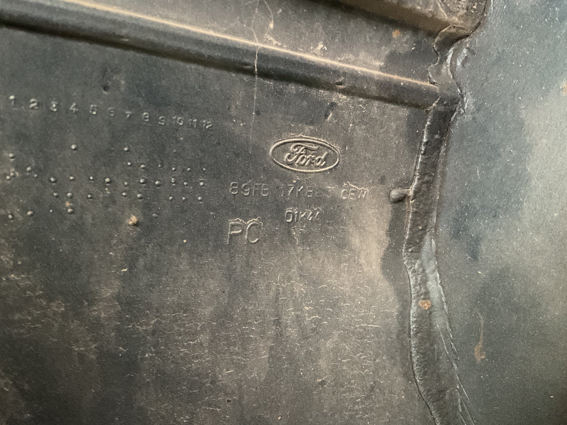 Paragolpes Trasero Ford Fiesta 89-95 - 89FB17K823CE