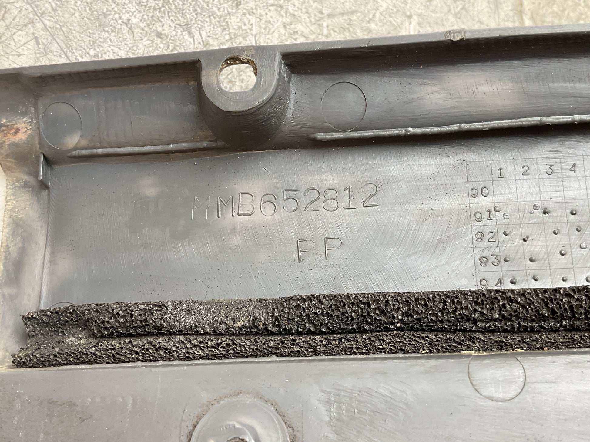 Umbral tra dcho Mitsubishi Pajero 91-00 - MB652812