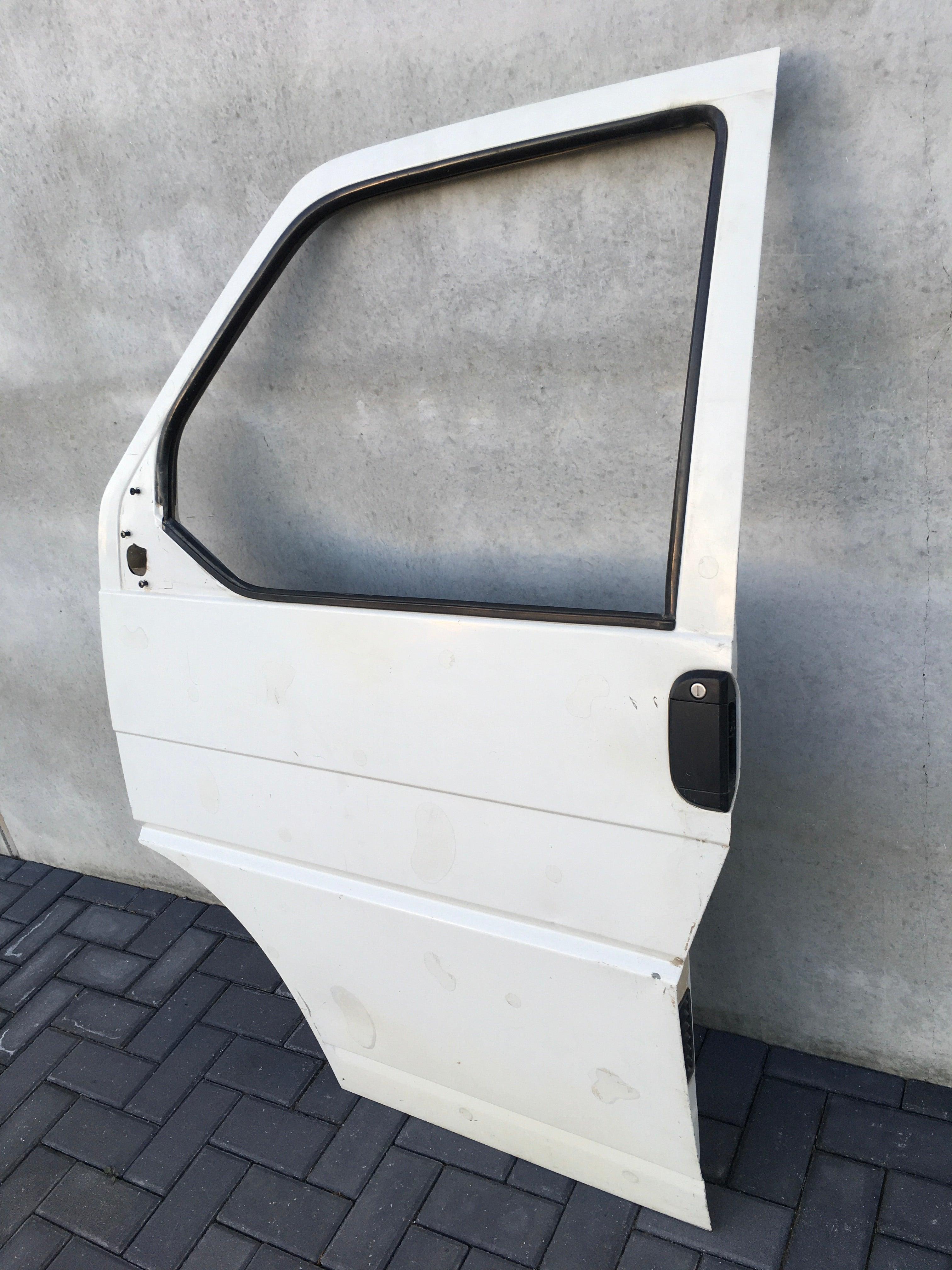 Puerta del izq VW Transporter T4 701831055H - AutoRR 701831055H