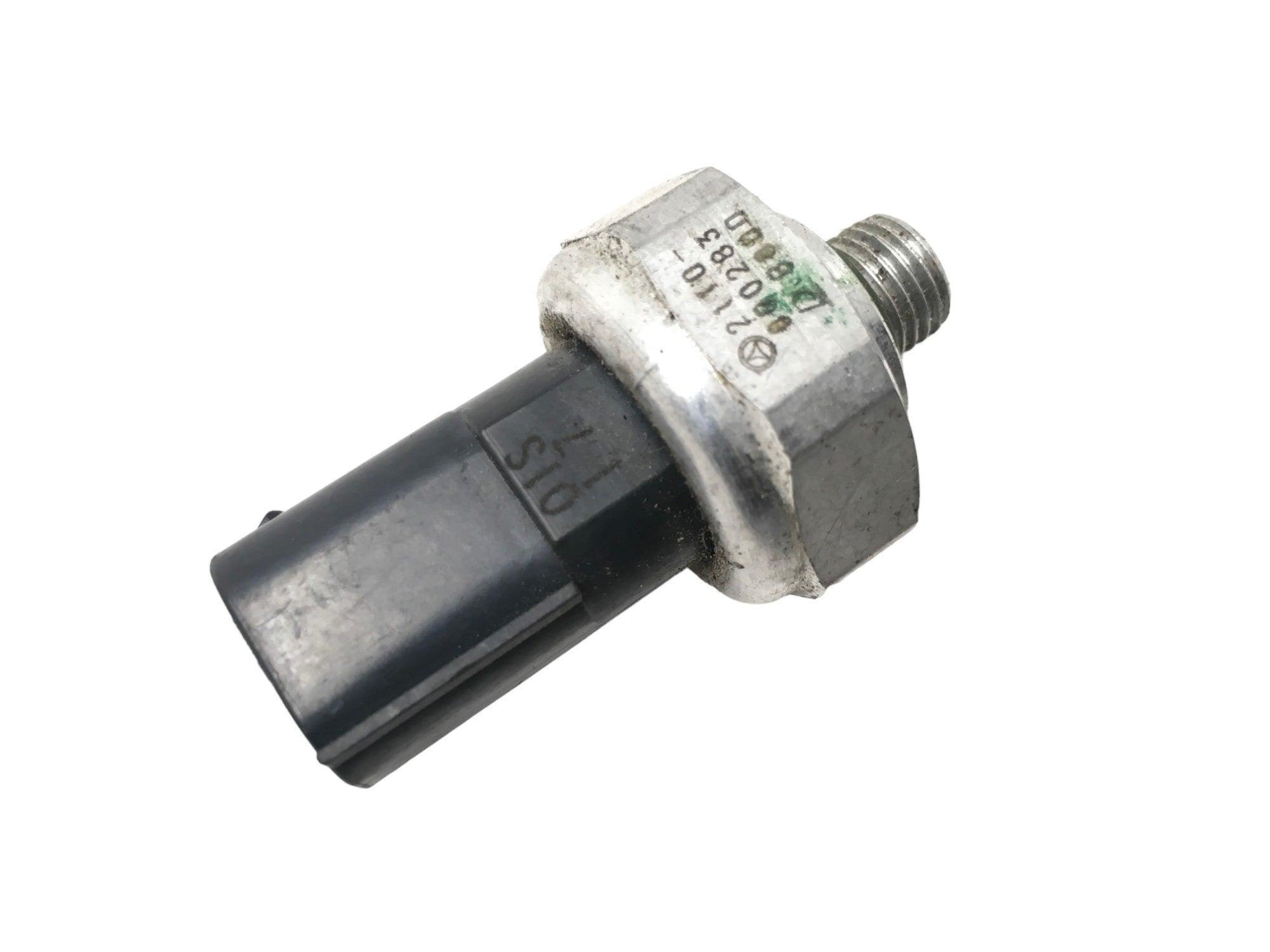 Sensor presion Mercedes 2110000283 - AutoRR 2110000283