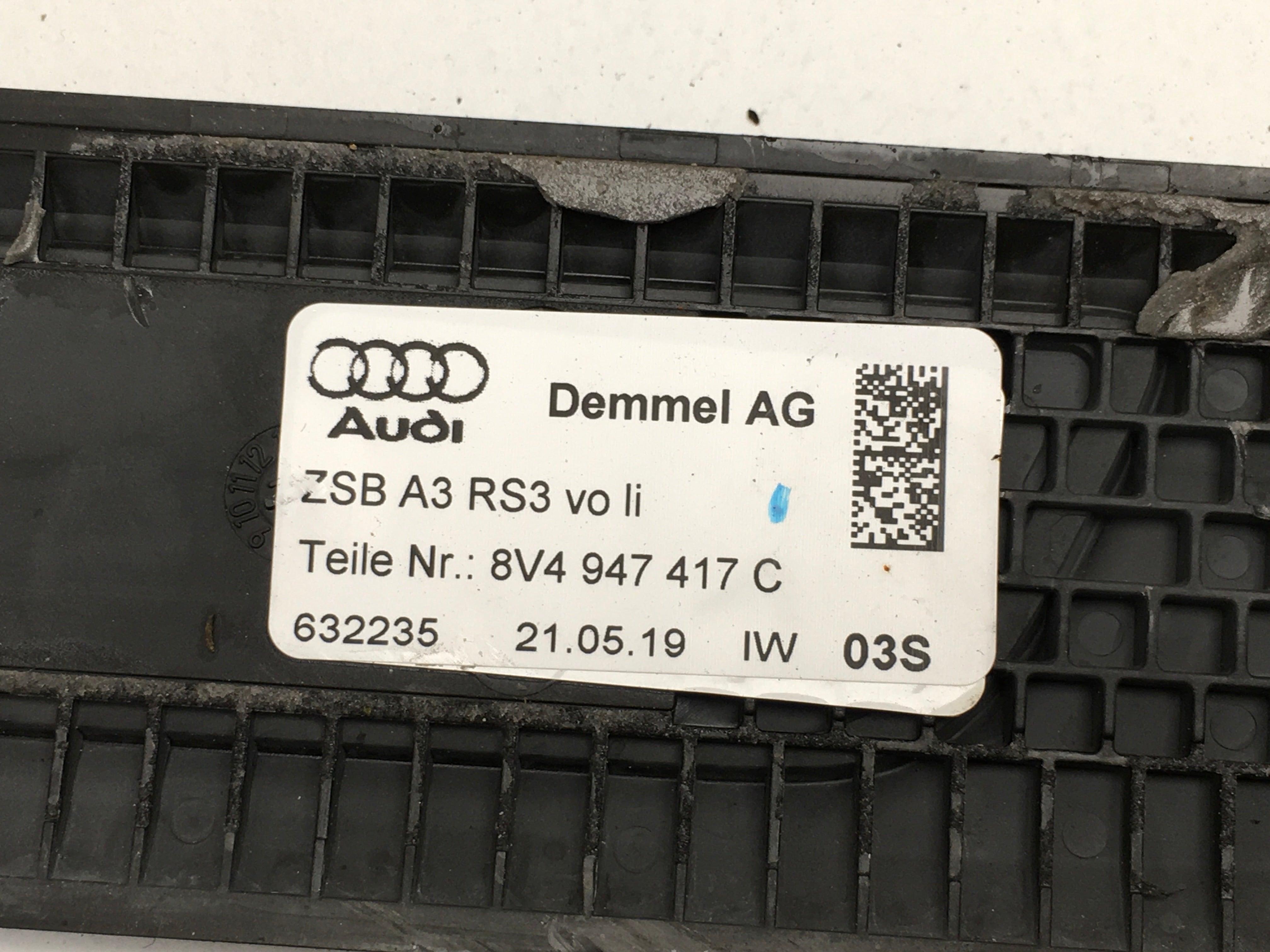 Umbral Puertas Audi RS3 8V - AutoRR 8V4947417C