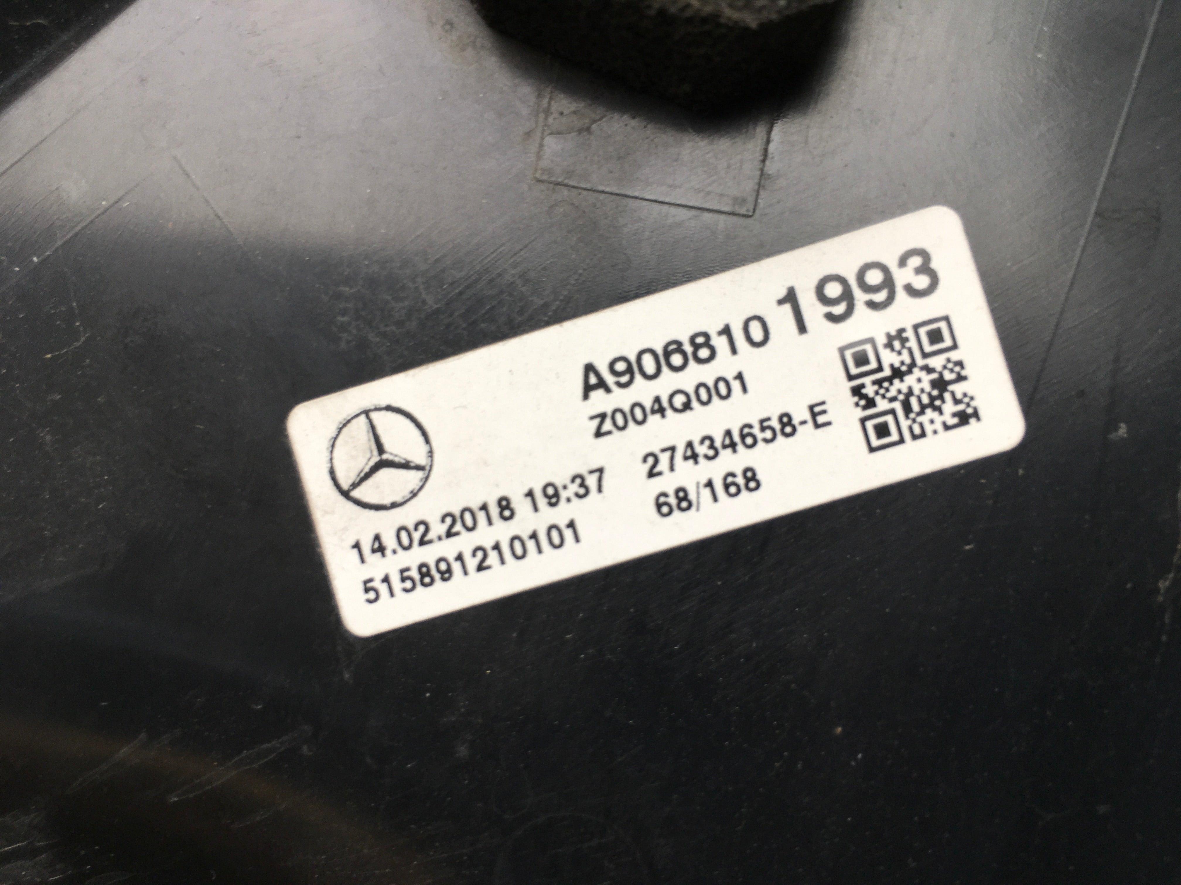 Retrovisor derecho Mercedes Sprinter - AutoRR A9068101993