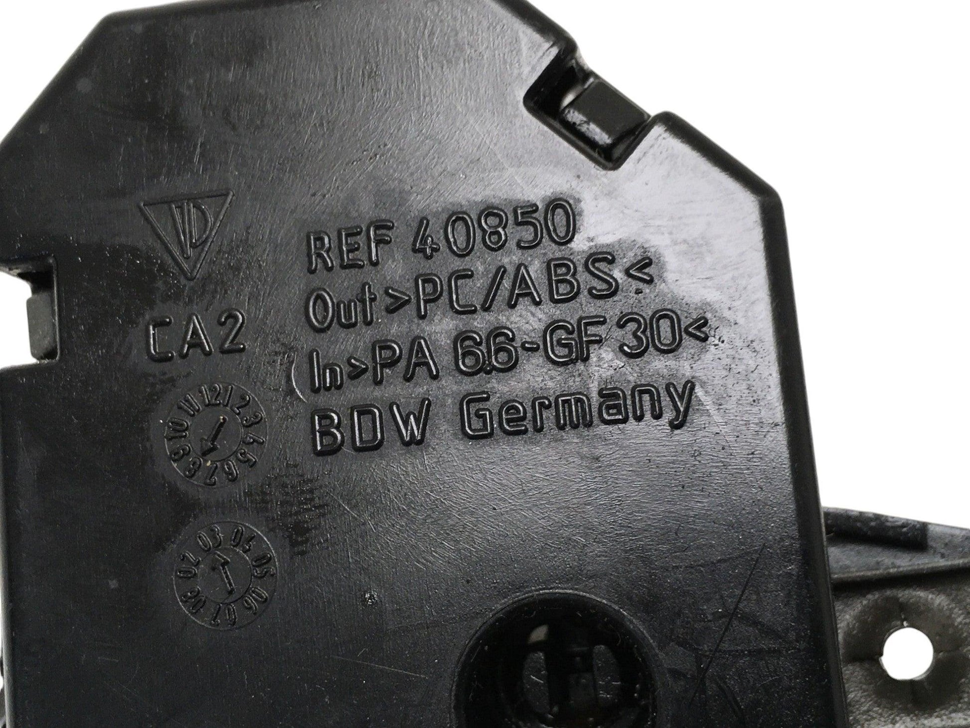 Actuador Guantera Porsche Cayenne 9PA - 7L5857147B _