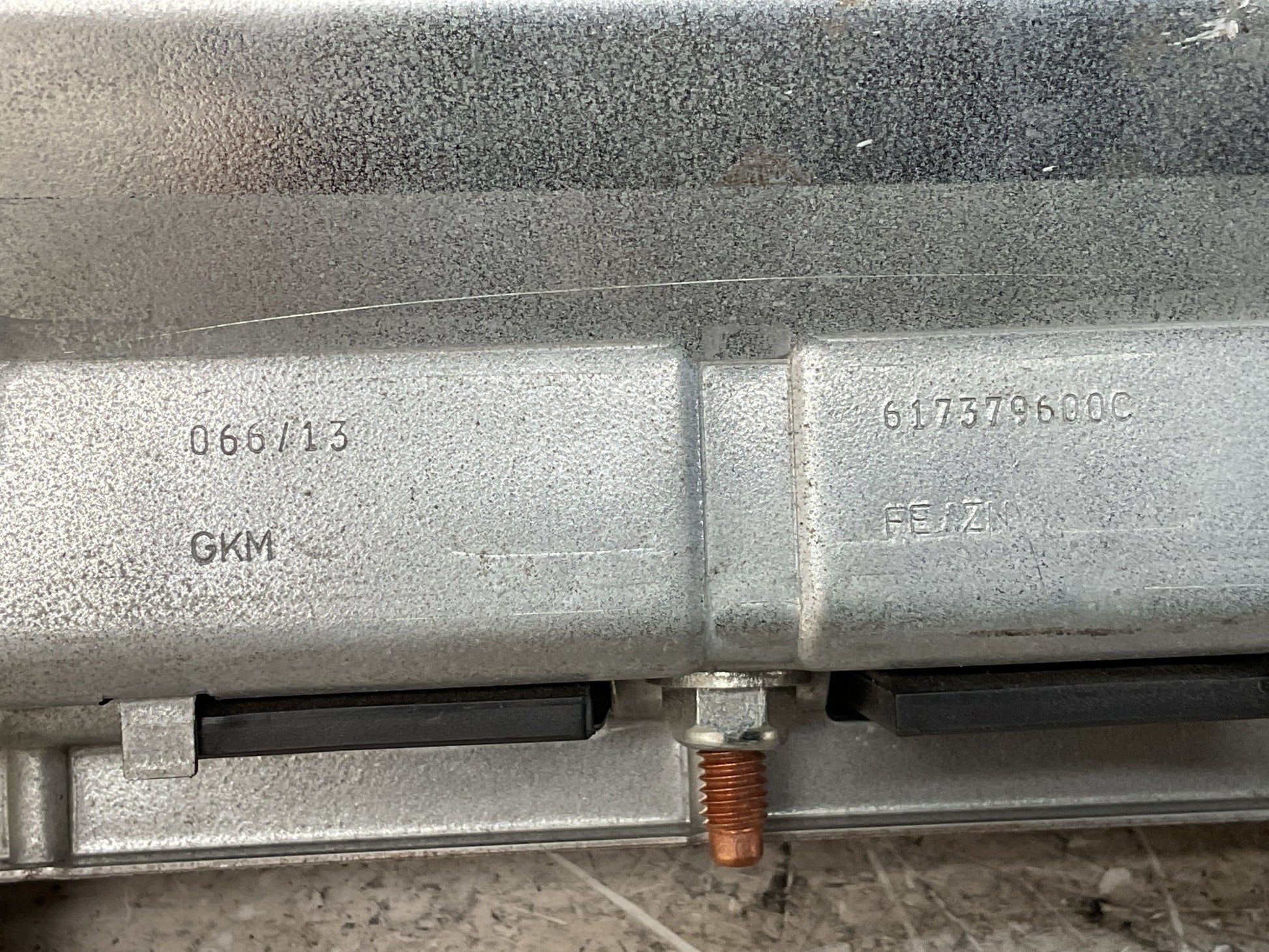 Airbag Rodilla Mercedes Clase B 2011 - 2018 - 617379600C