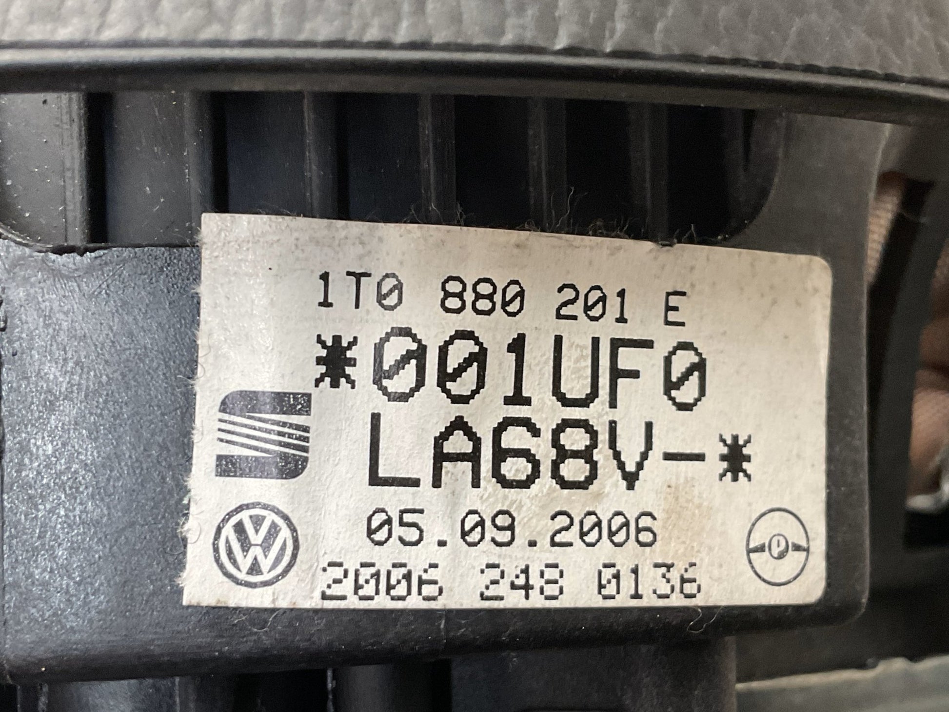 Airbag volante VW Touran 1T Polo IV - 1T0880201E