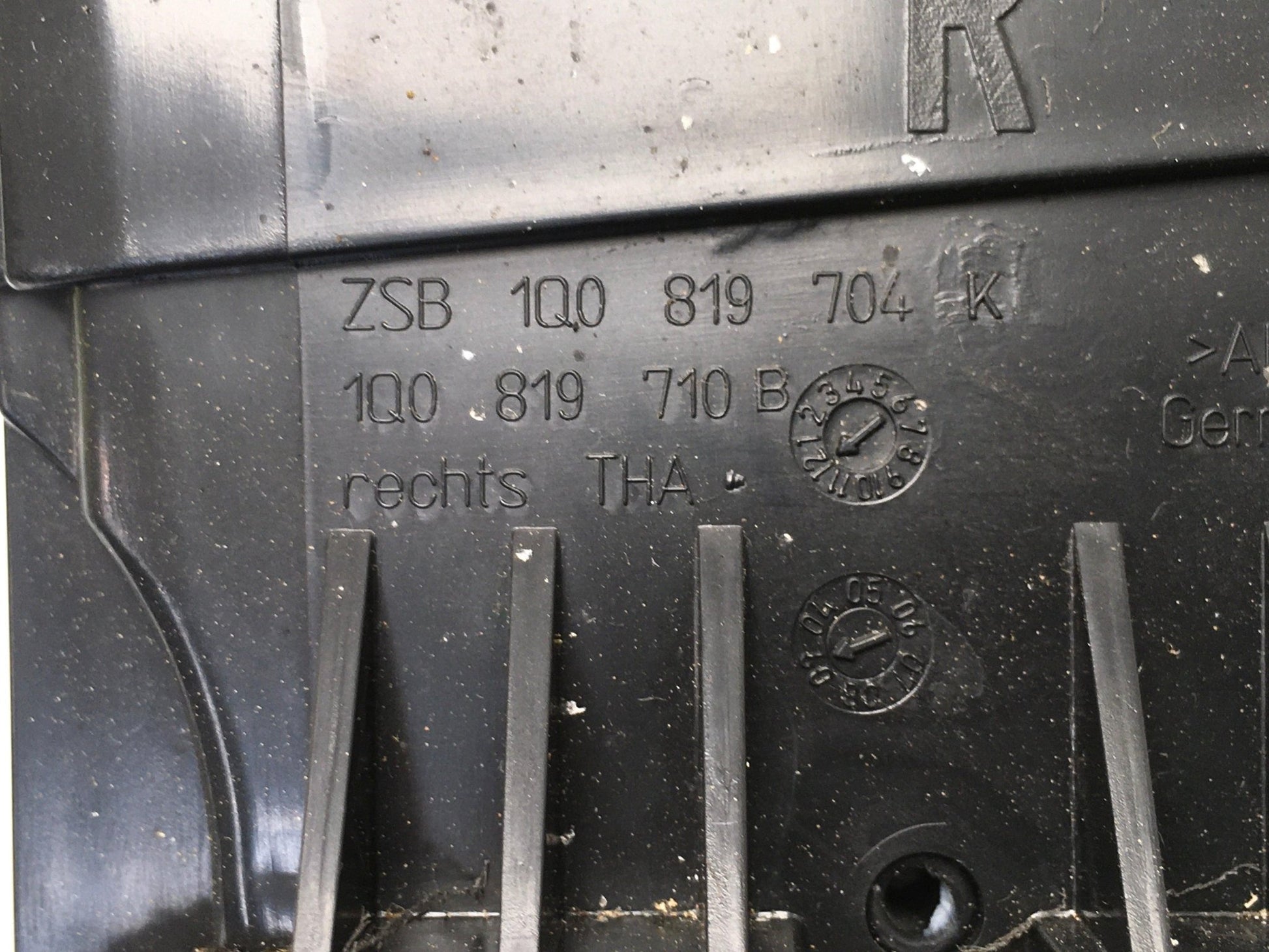 Aireador derecho VW scirocco III - 1Q0819704K