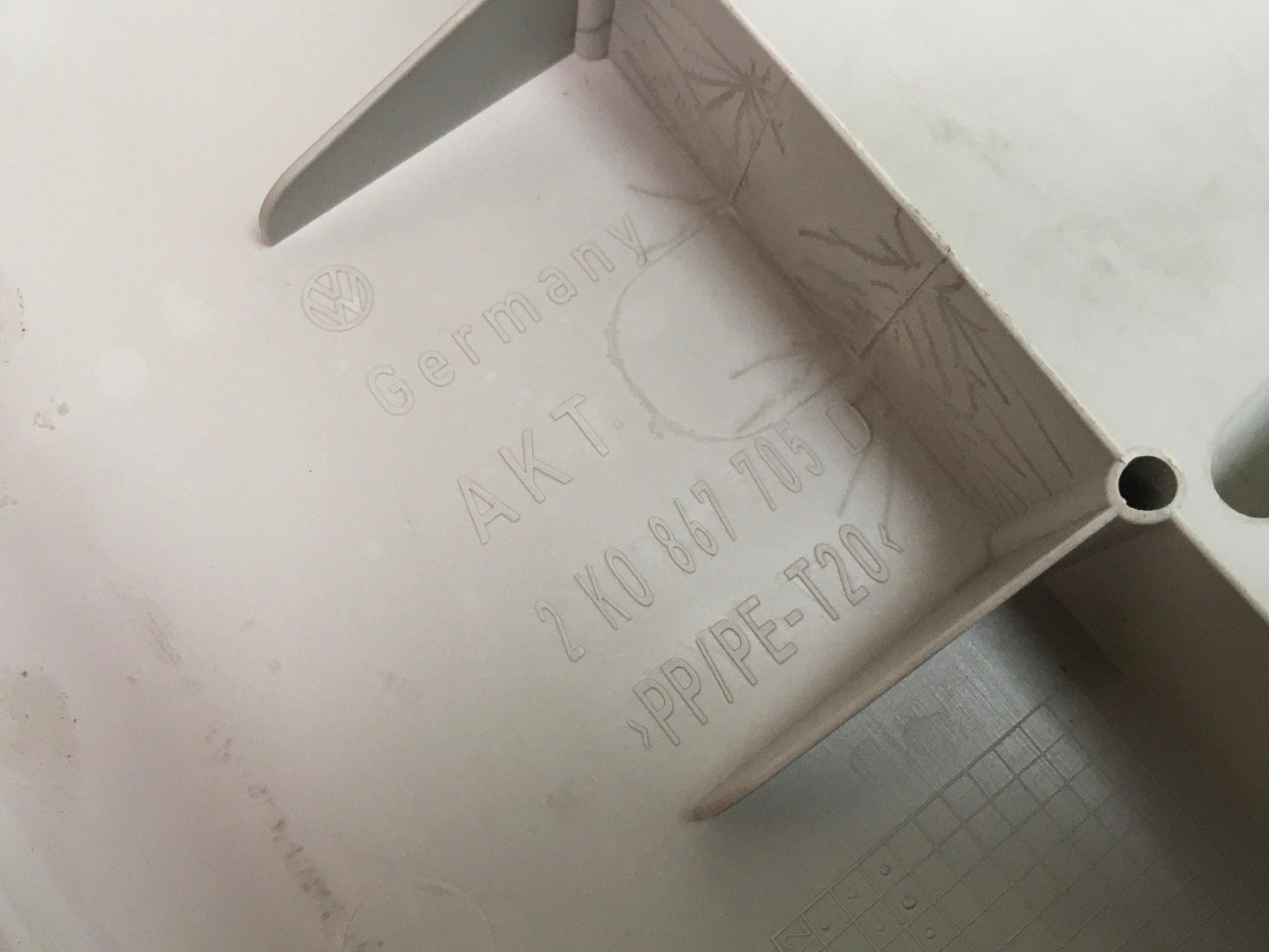 Alamacenaminto techo VW Caddy III - 2K0867705D