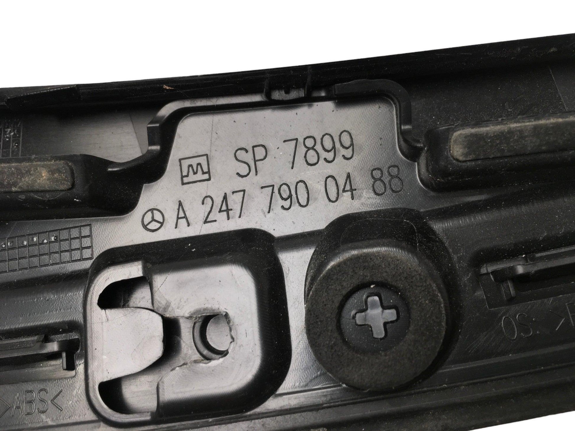 Alerón derecho Mercedes W247 - A2477900488