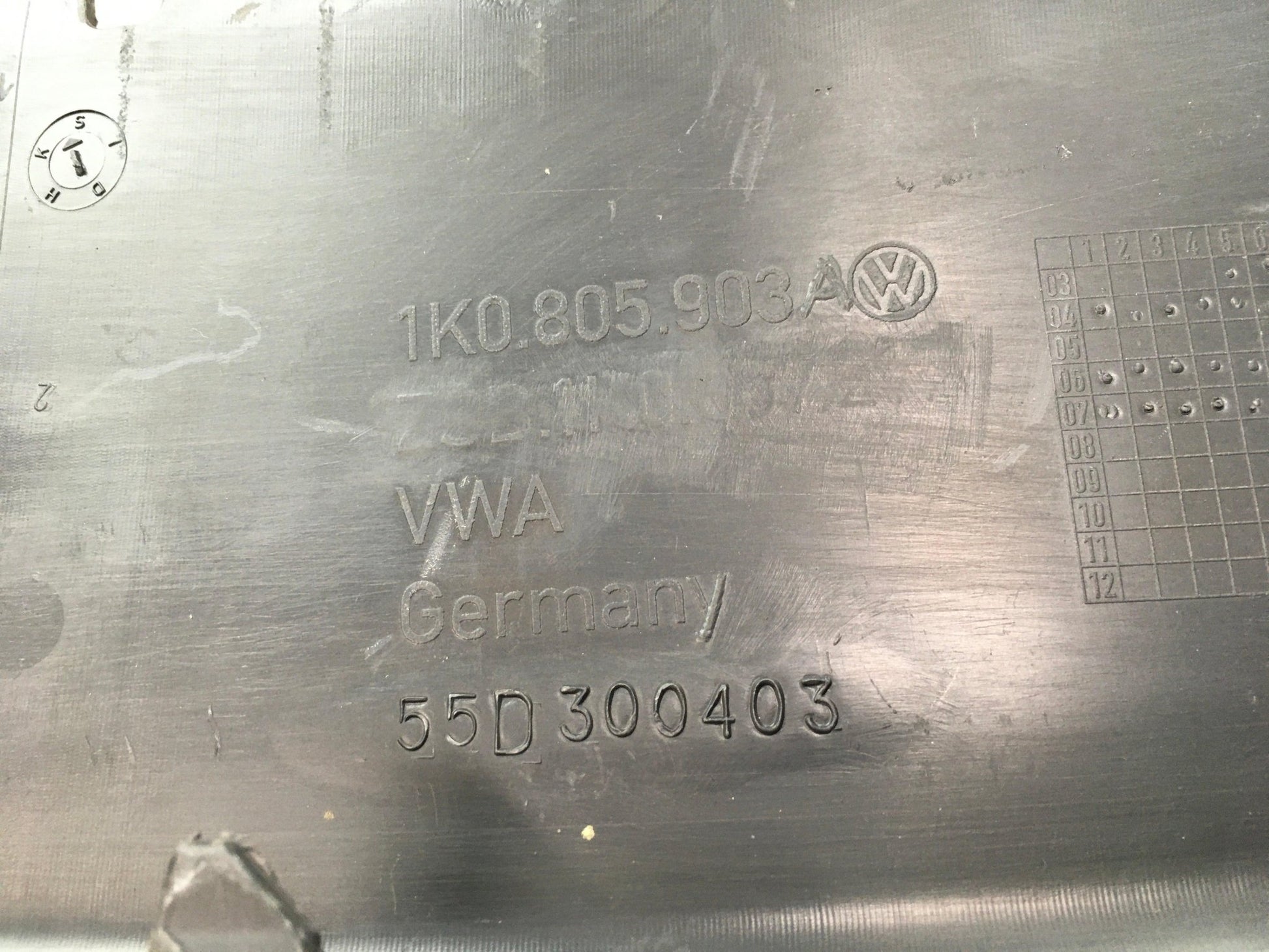 Aleron paragolpes delantero VW Golf V - 1K0805903A