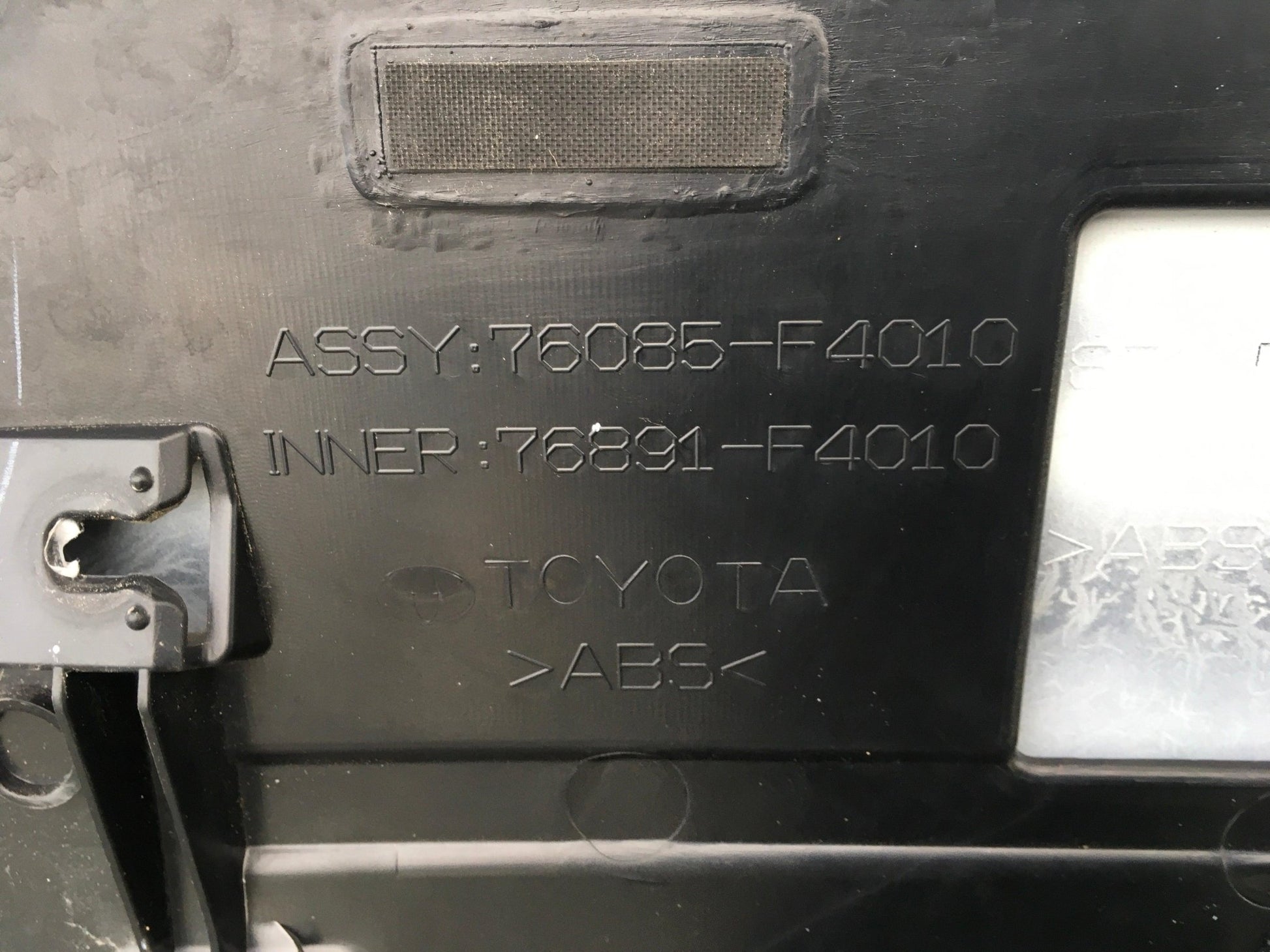 Aleron Toyota C - HR - 76085F4010