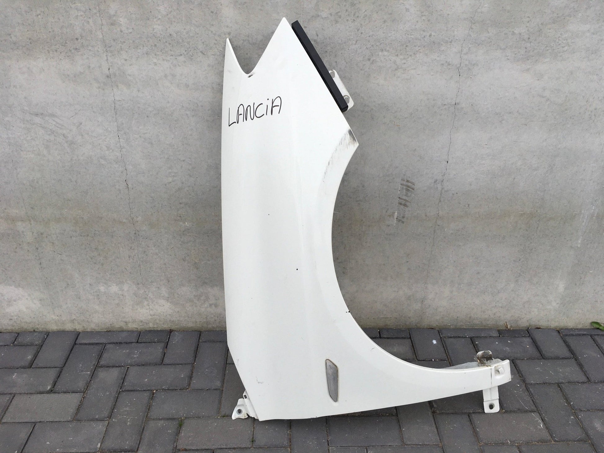 Aleta derecha Lancia Delta 181 - 51808569 _