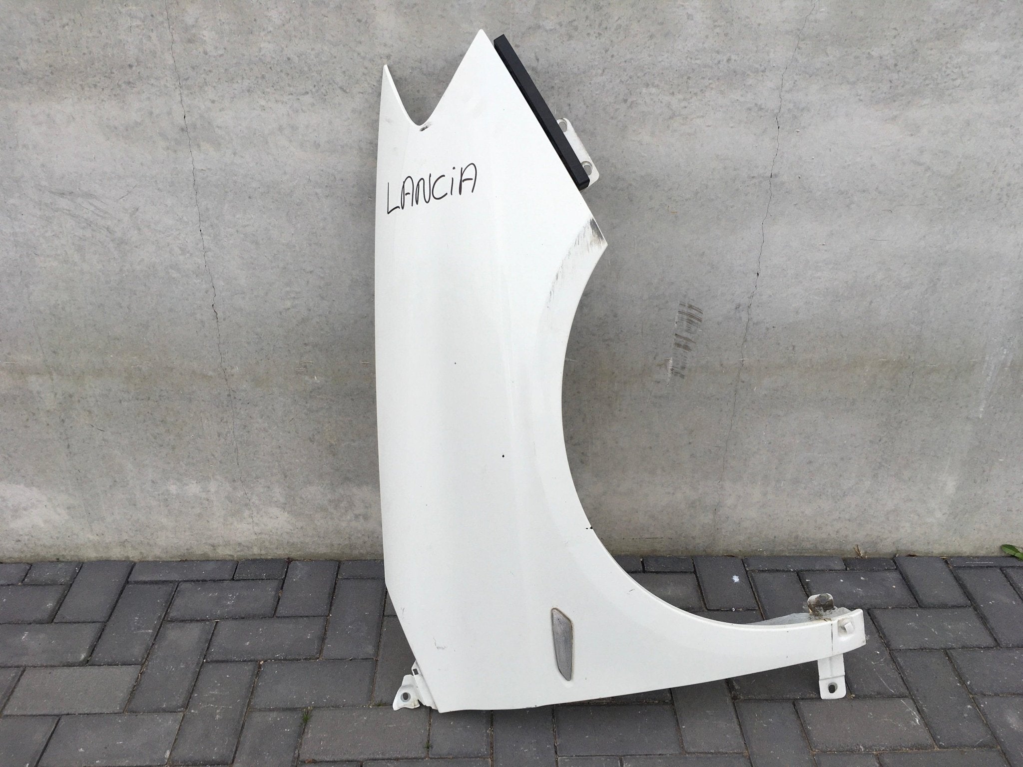 Aleta derecha Lancia Delta 181 - 51808569 _