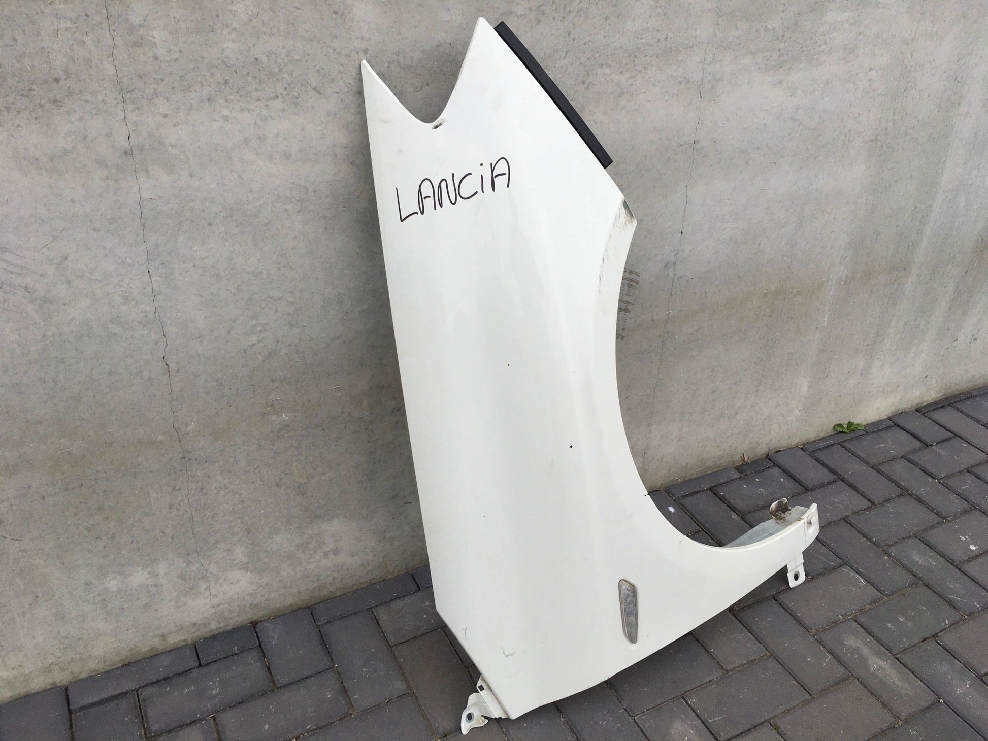 Aleta derecha Lancia Delta 181 - 51808569 _