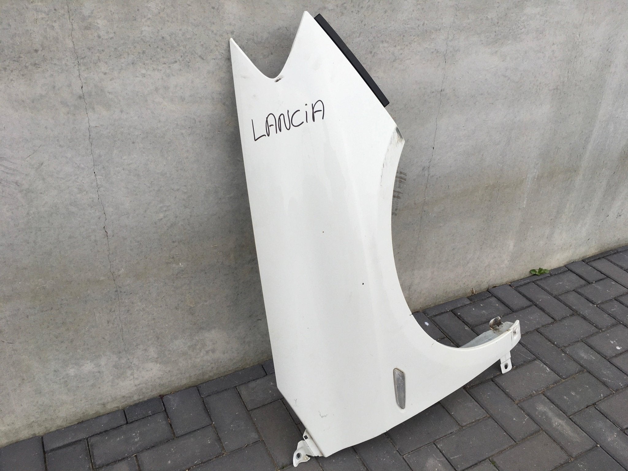 Aleta derecha Lancia Delta 181 - 51808569 _