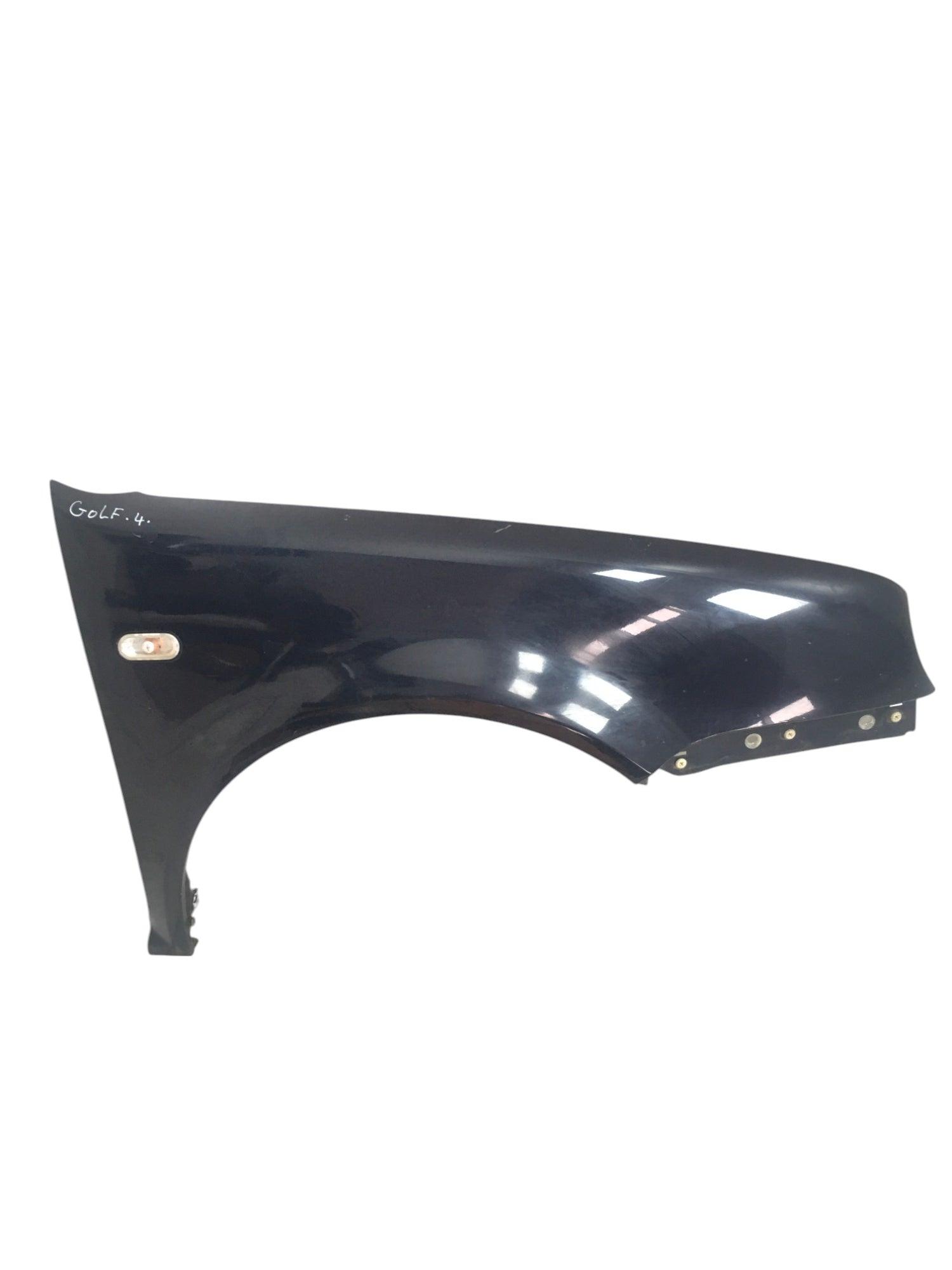 Aleta derecha VW Golf IV 1J - 1JE821022A