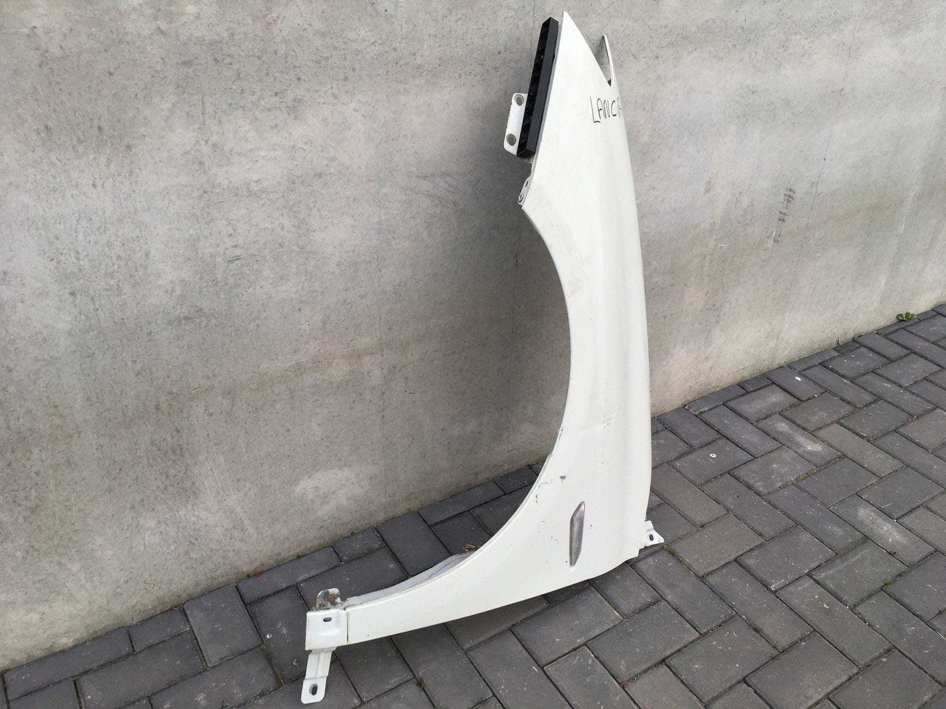 Aleta izquierda Lancia Delta 181 - 51808575 _