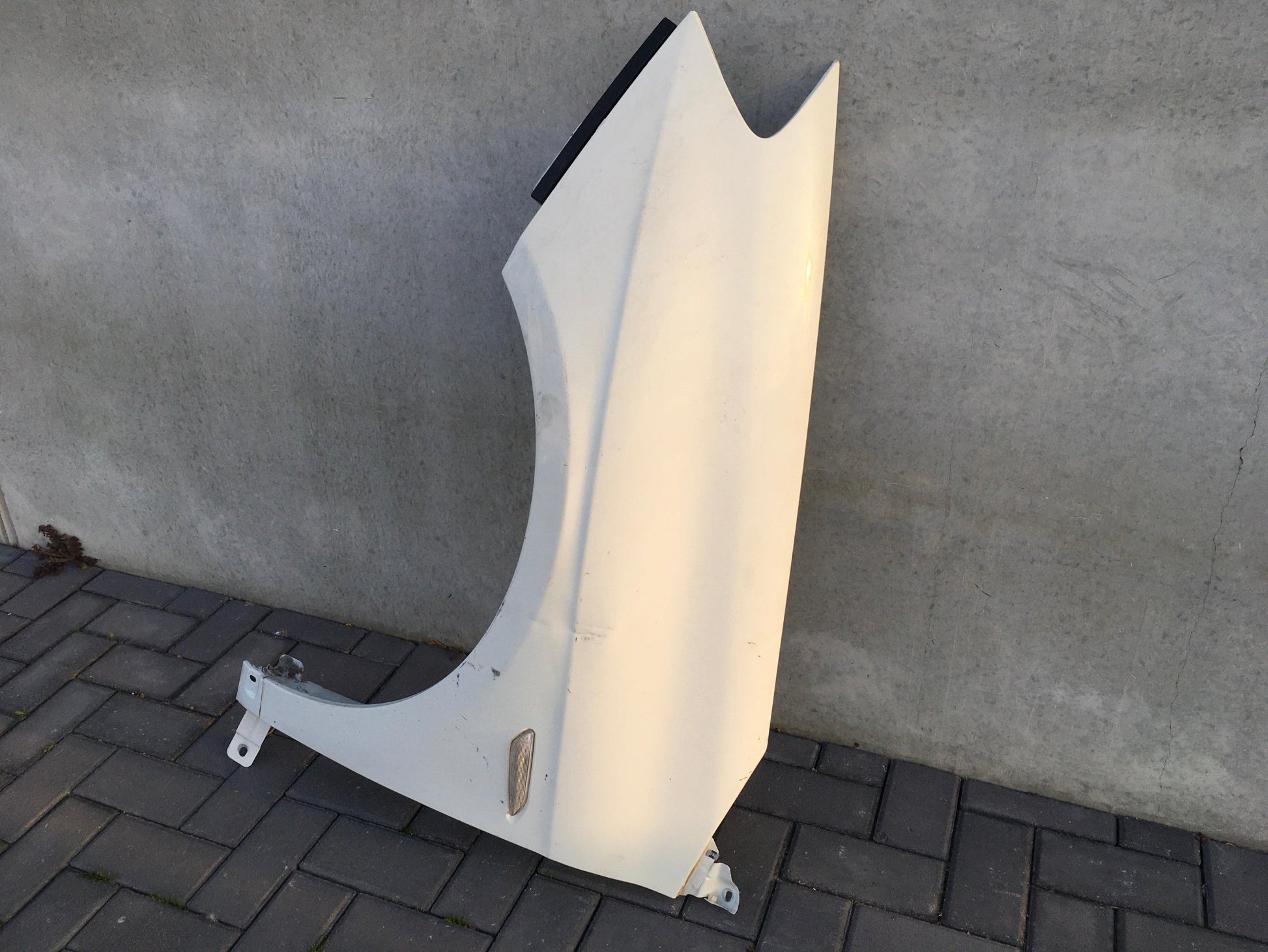 Aleta izquierda Lancia Delta 181 - 51808575