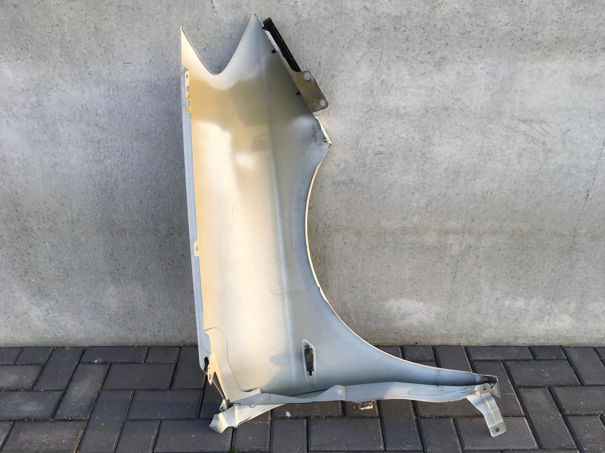 Aleta izquierda Lancia Delta 181 - 51808575