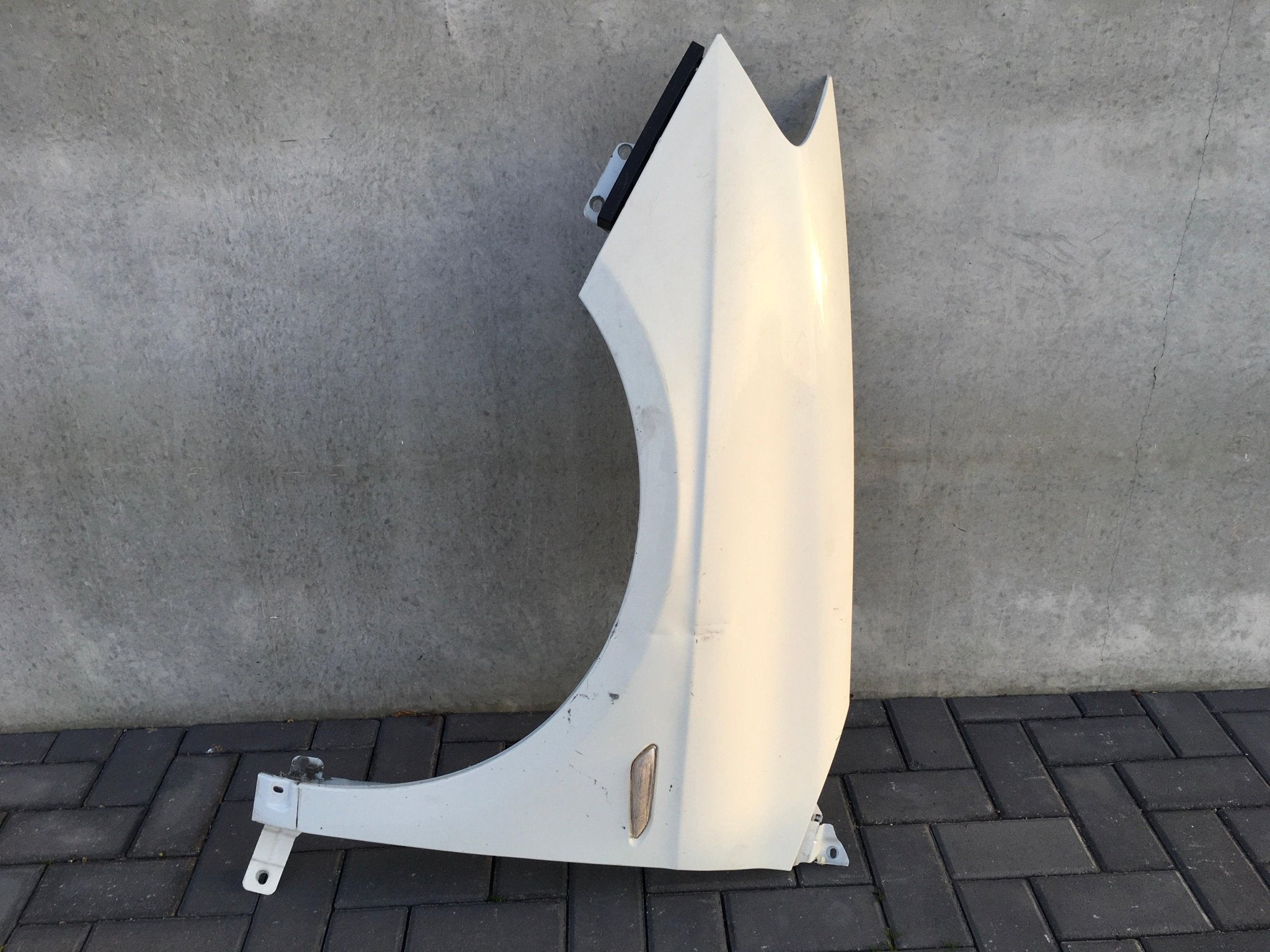 Aleta izquierda Lancia Delta 181 - 51808575