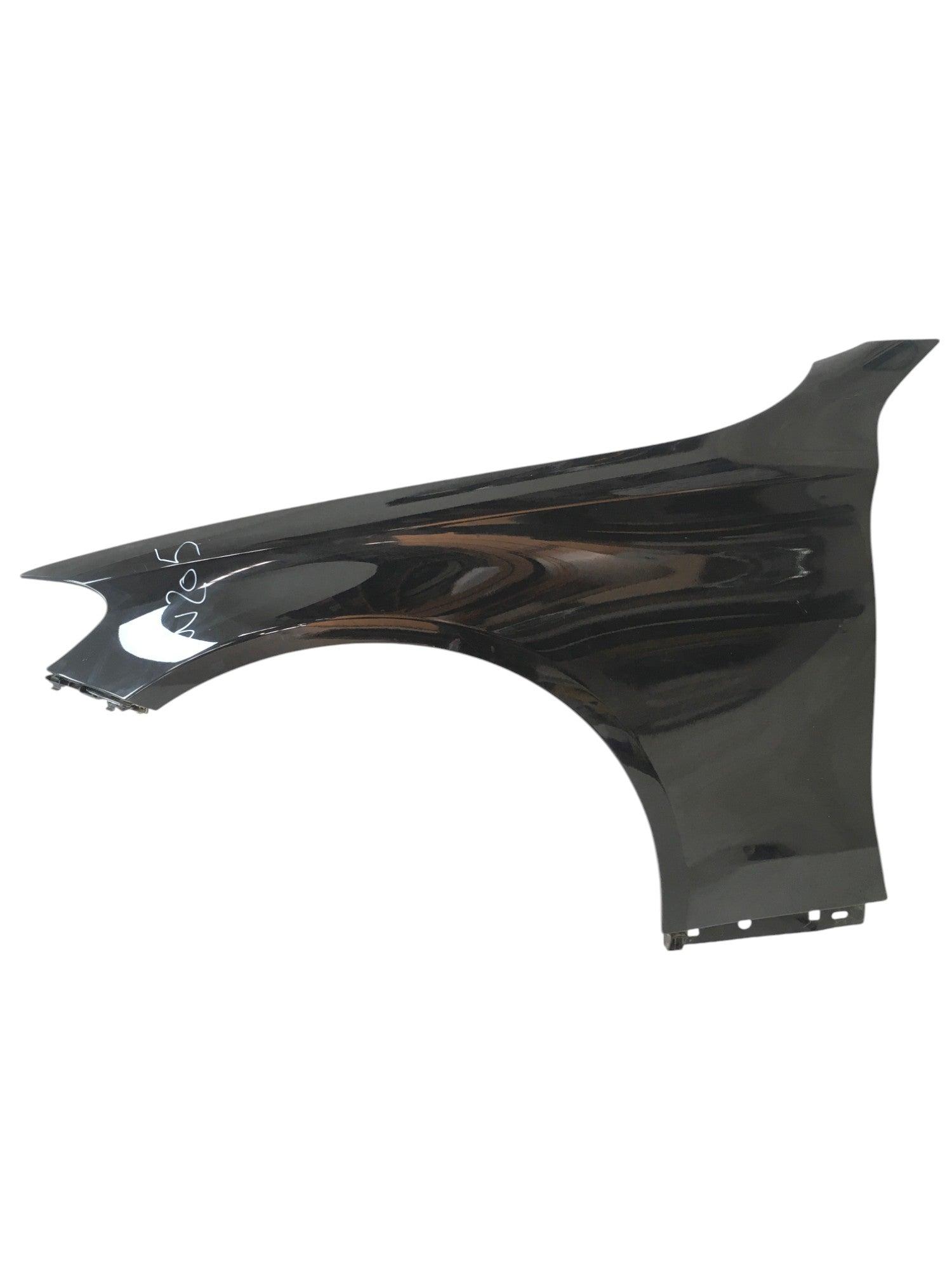 Aleta izquierda Mercedes W205 - A2058800118