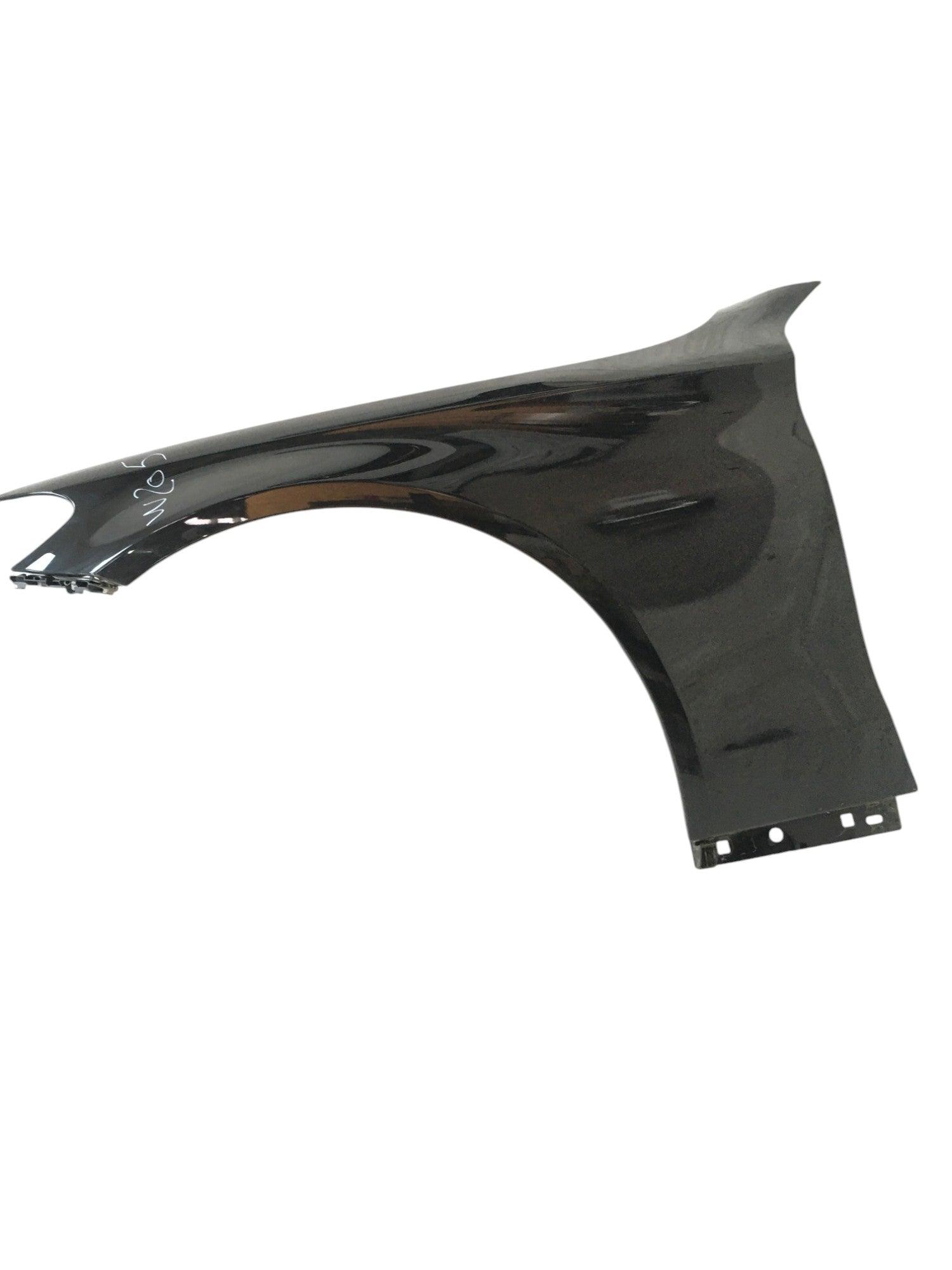 Aleta izquierda Mercedes W205 - A2058800118