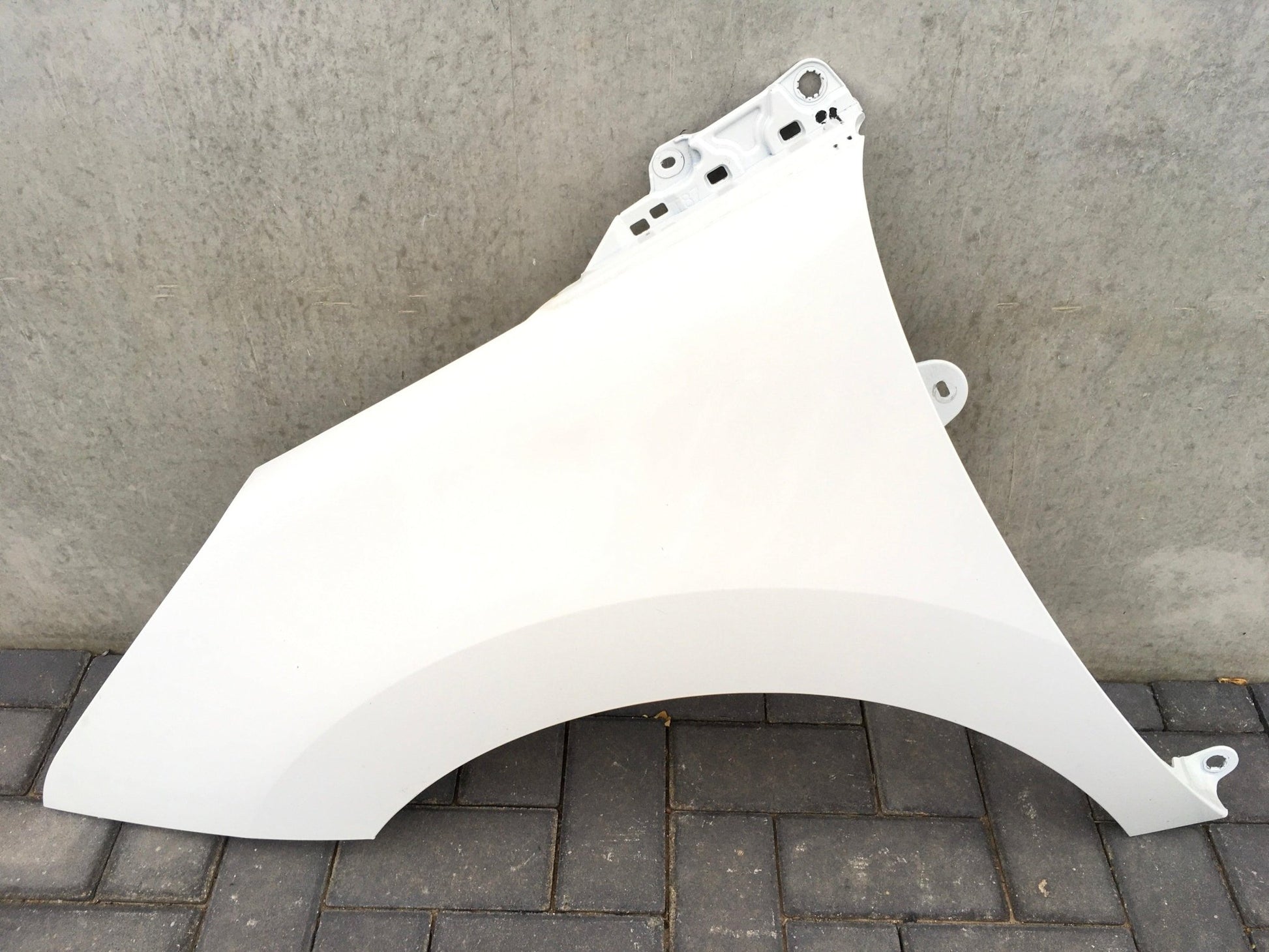 Aleta izquierda Peugeot 5008 I - 9685904880