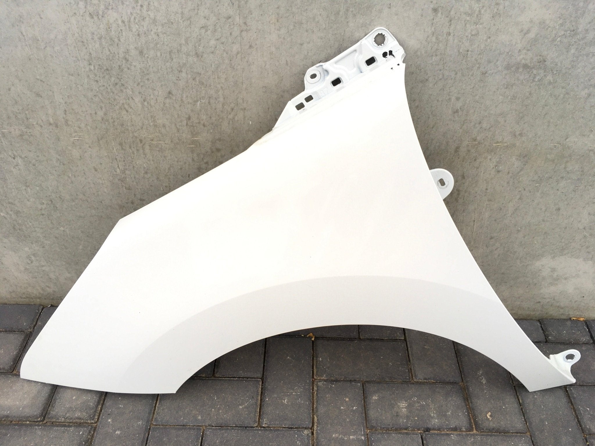 Aleta izquierda Peugeot 5008 I - 9685904880