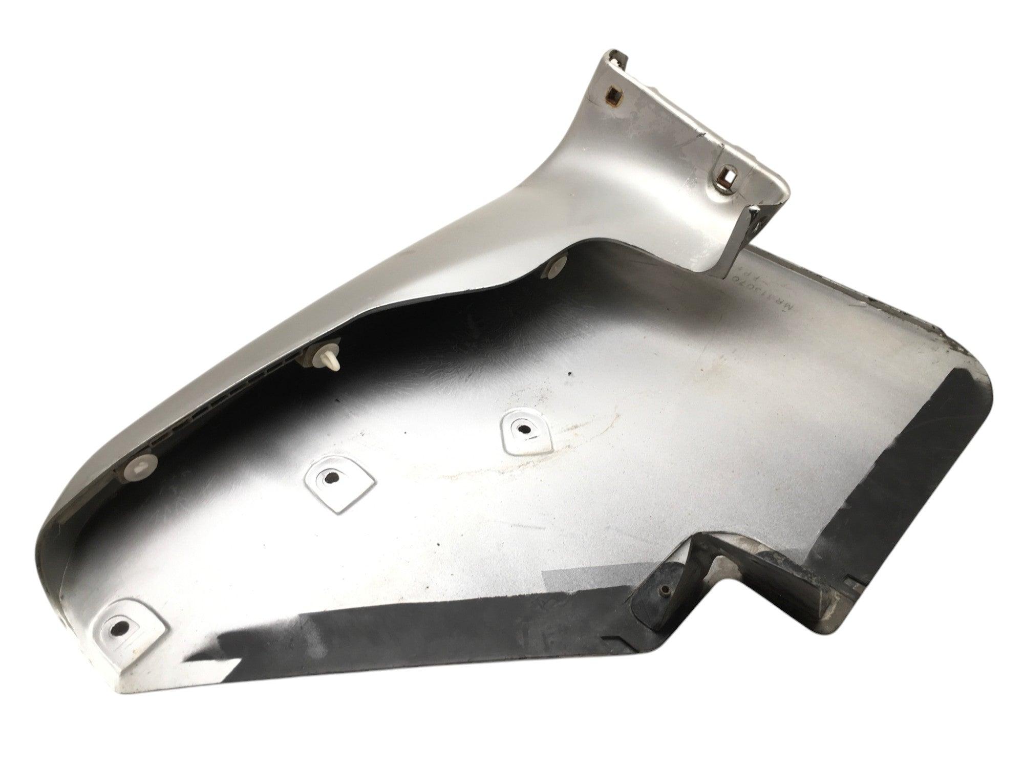 Aleta paso rueda del dcho Mitsubishi Pajero II - MR313070