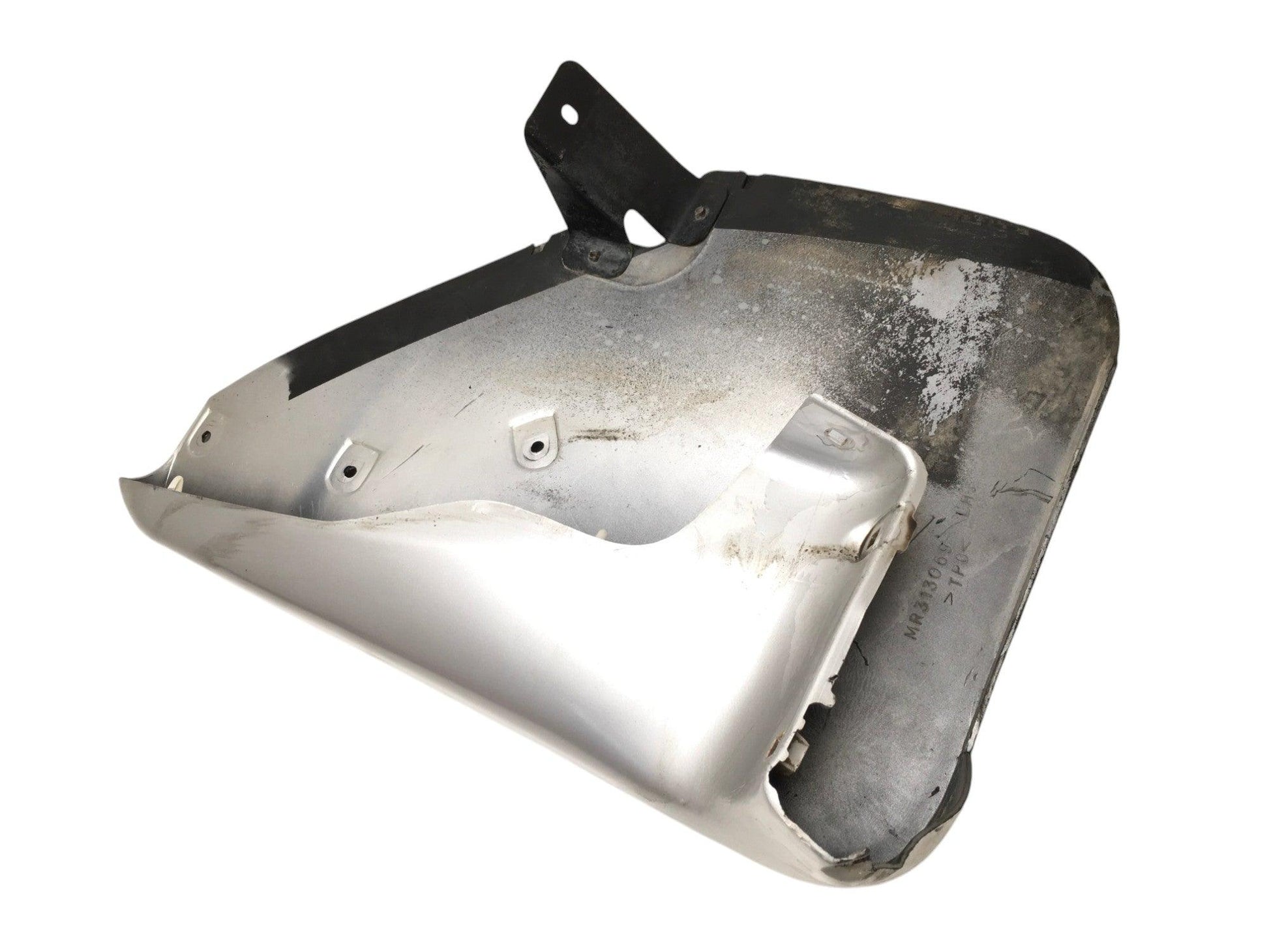 Aleta paso rueda del izq Mitsubishi Pajero II - MR313069