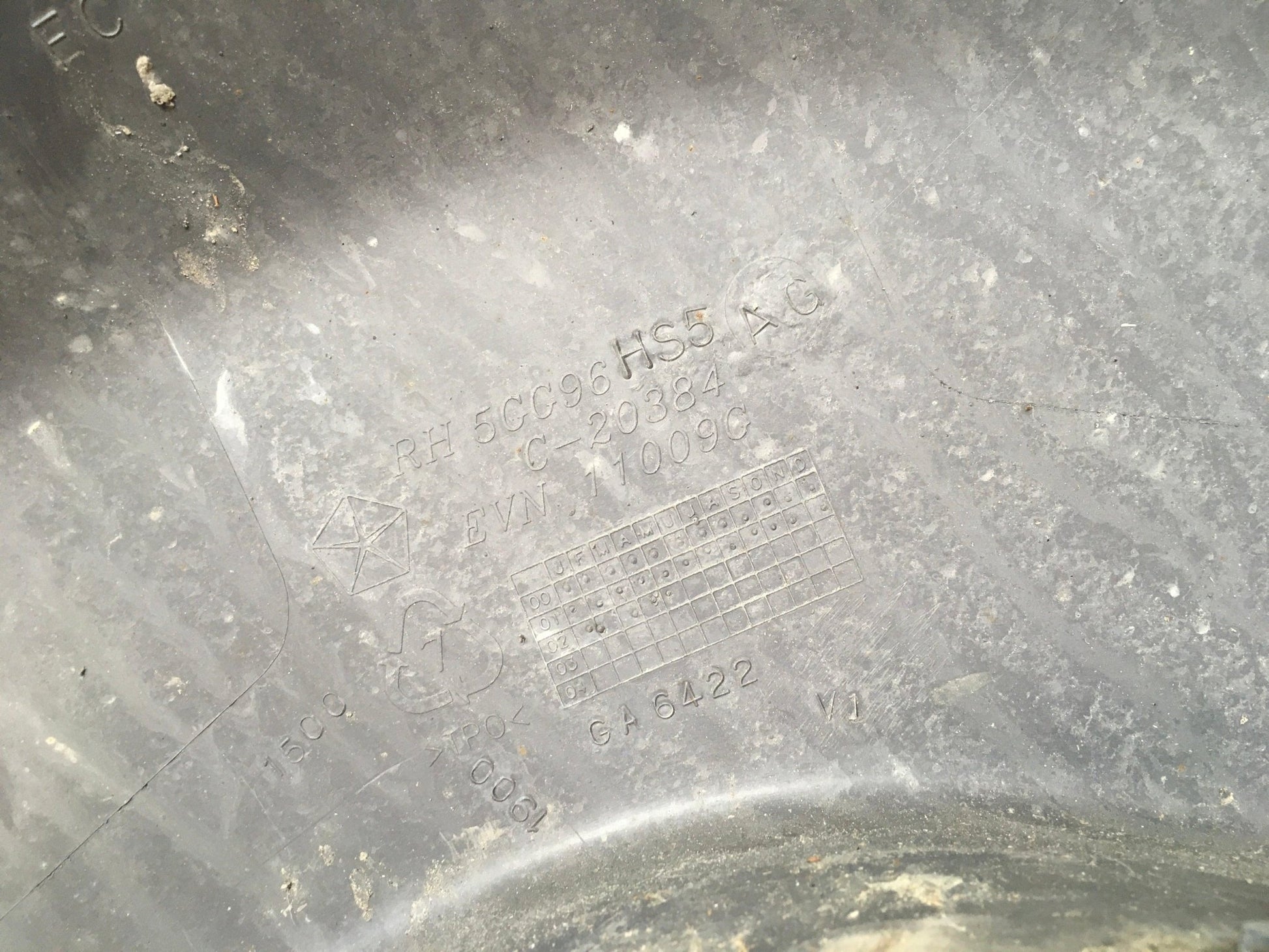 Aletin del dcho Jeep Cherokee KJ - 5GG96HS5AG