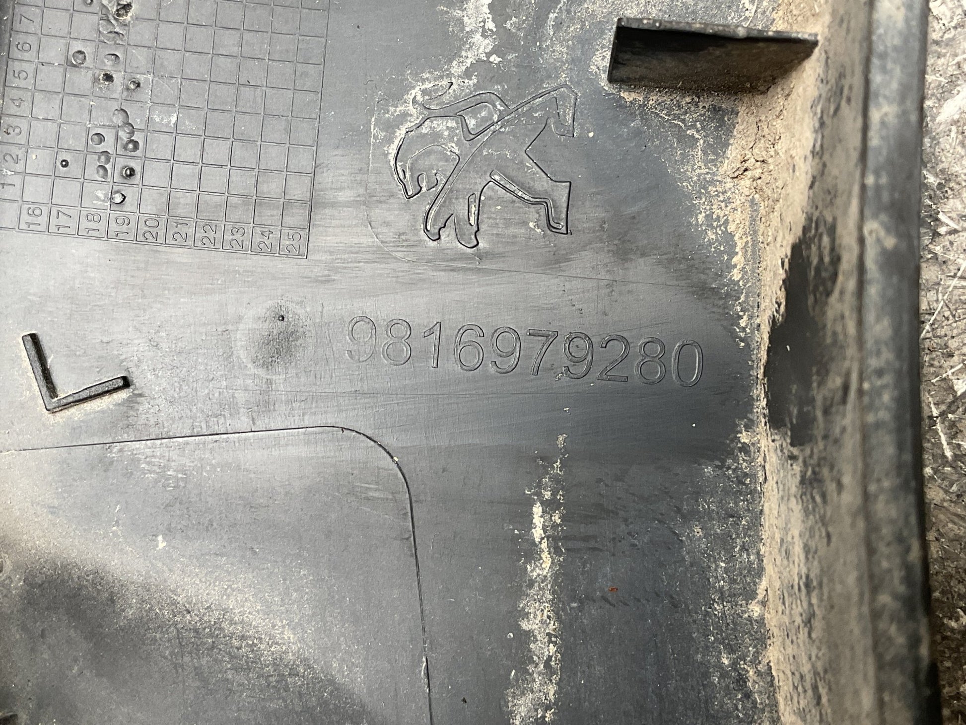 Aletin del dcho Peugeot Rifter 20-24 - 9816979280