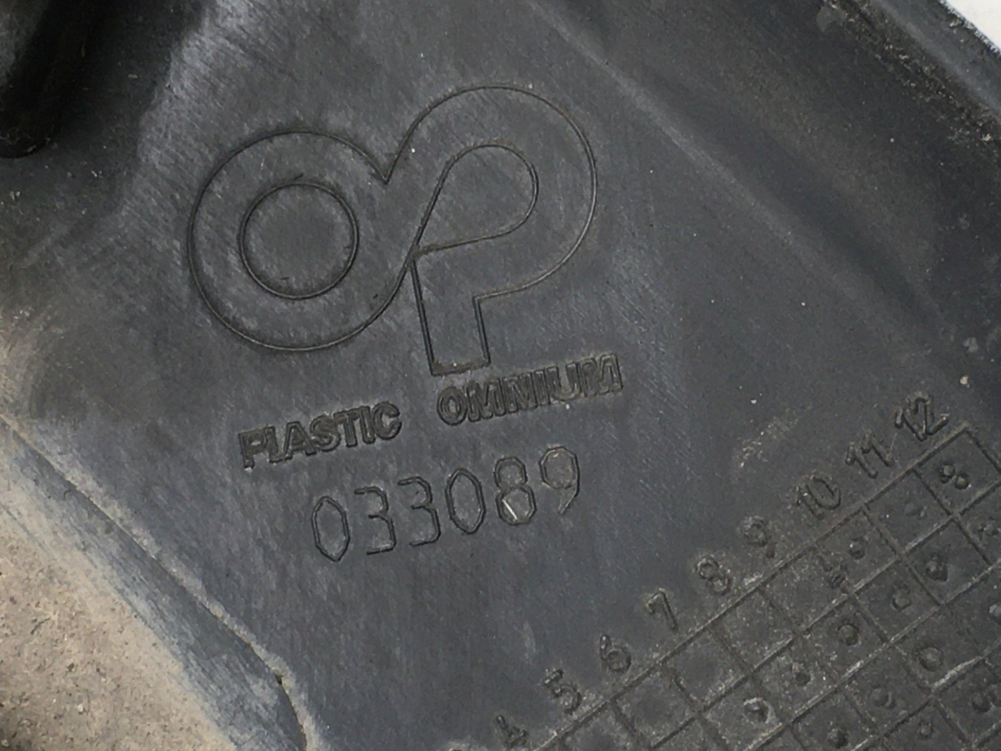 Aletin del dcho Renault Captur I - 638120719R