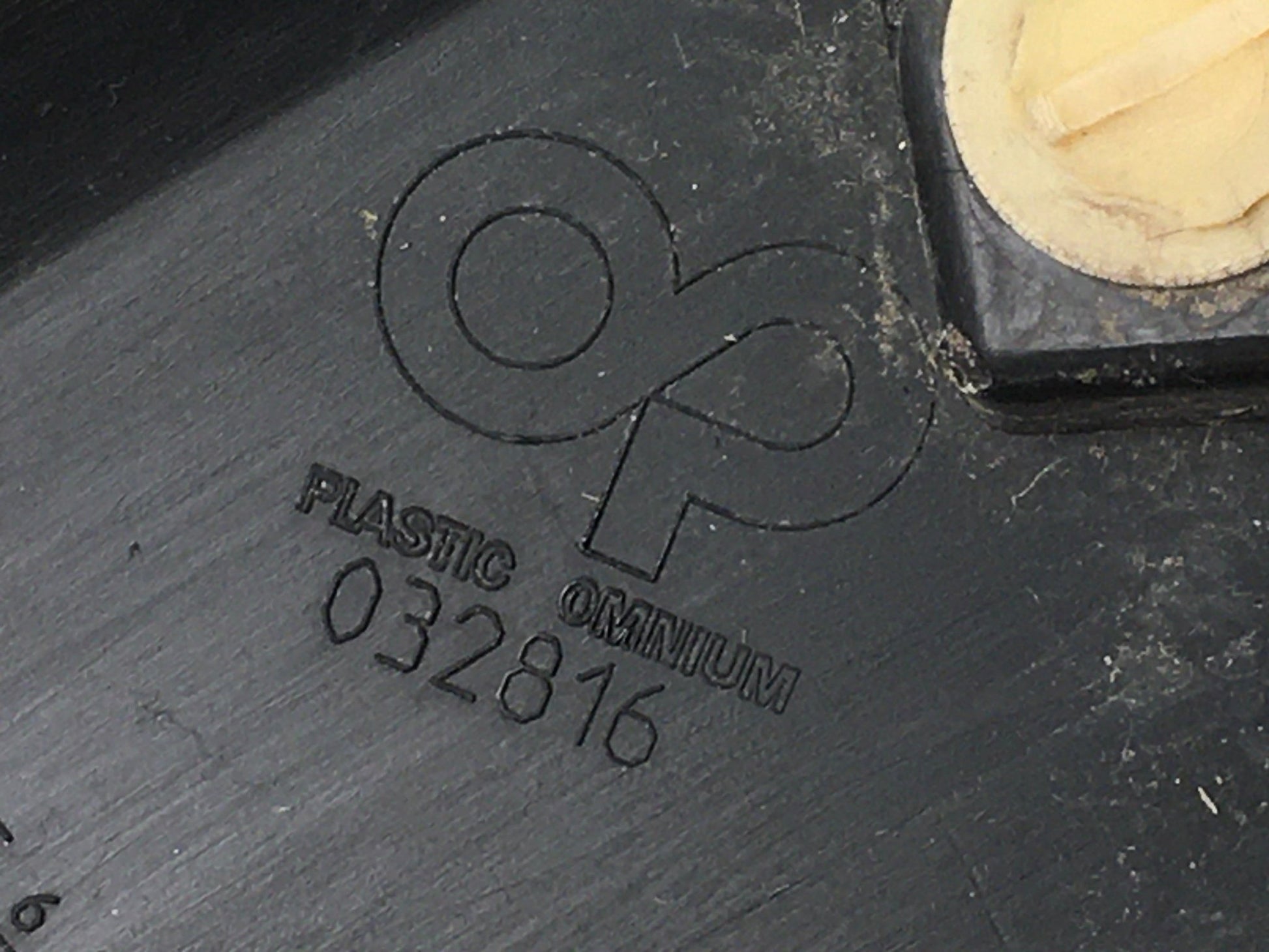 Aletin del izq Renault Captur I - 638131788R