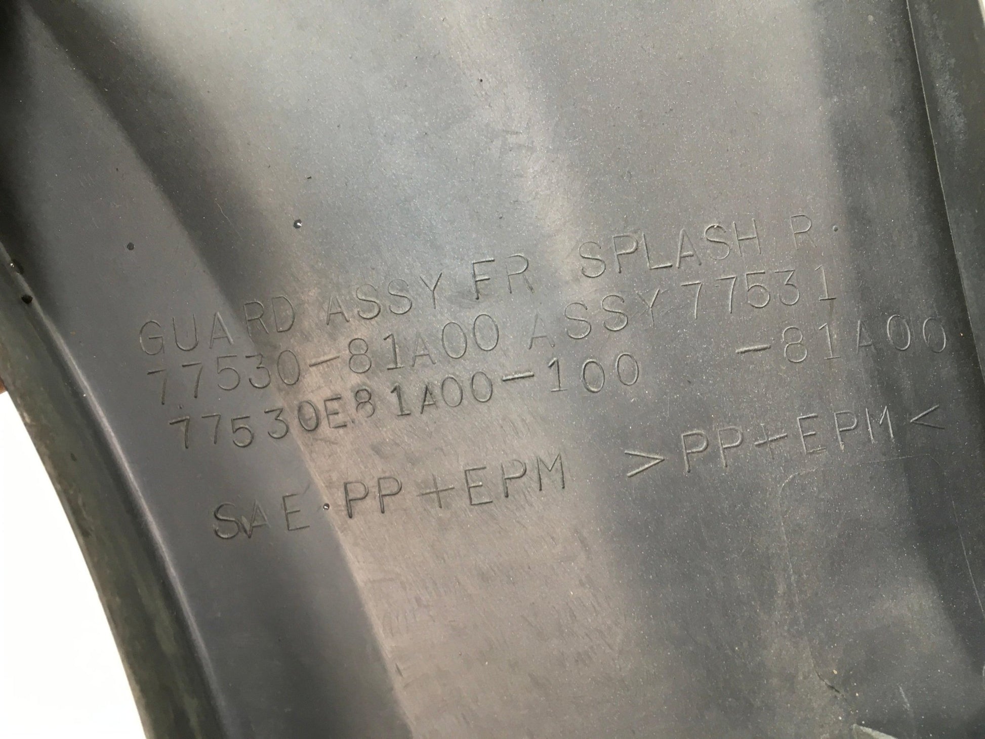 Aletin tra izq Suzuki Jimny FJ - 7765081A00